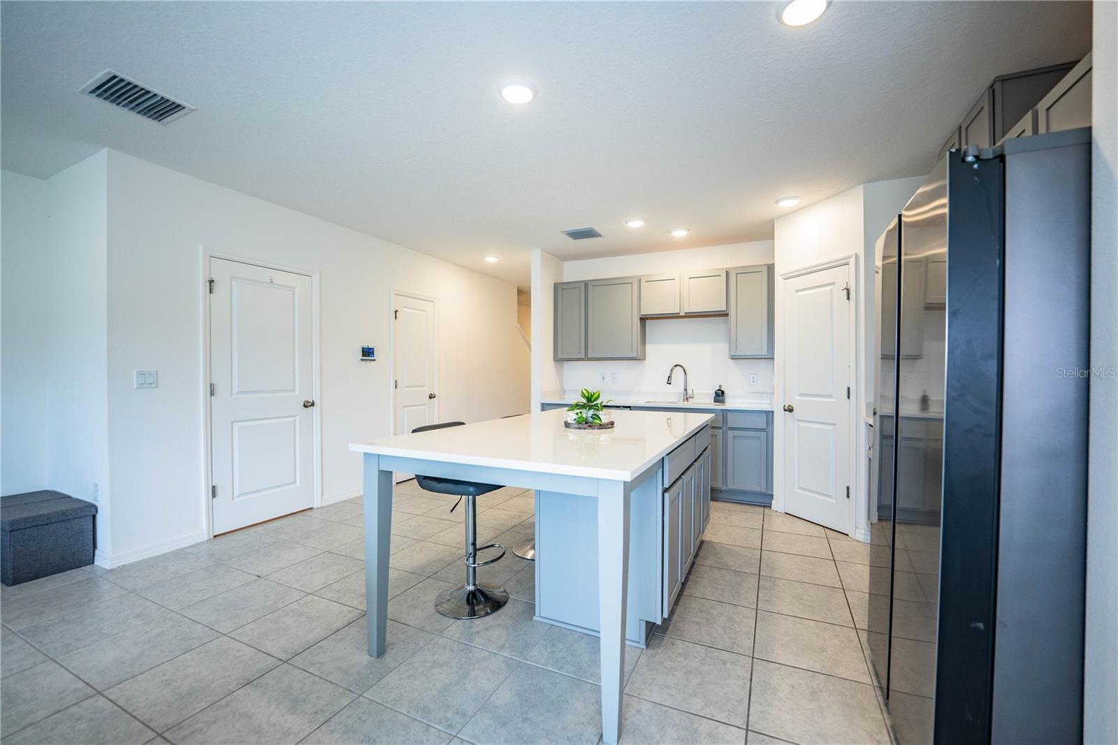 Image 13 of 64 For 3883 Academia Avenue