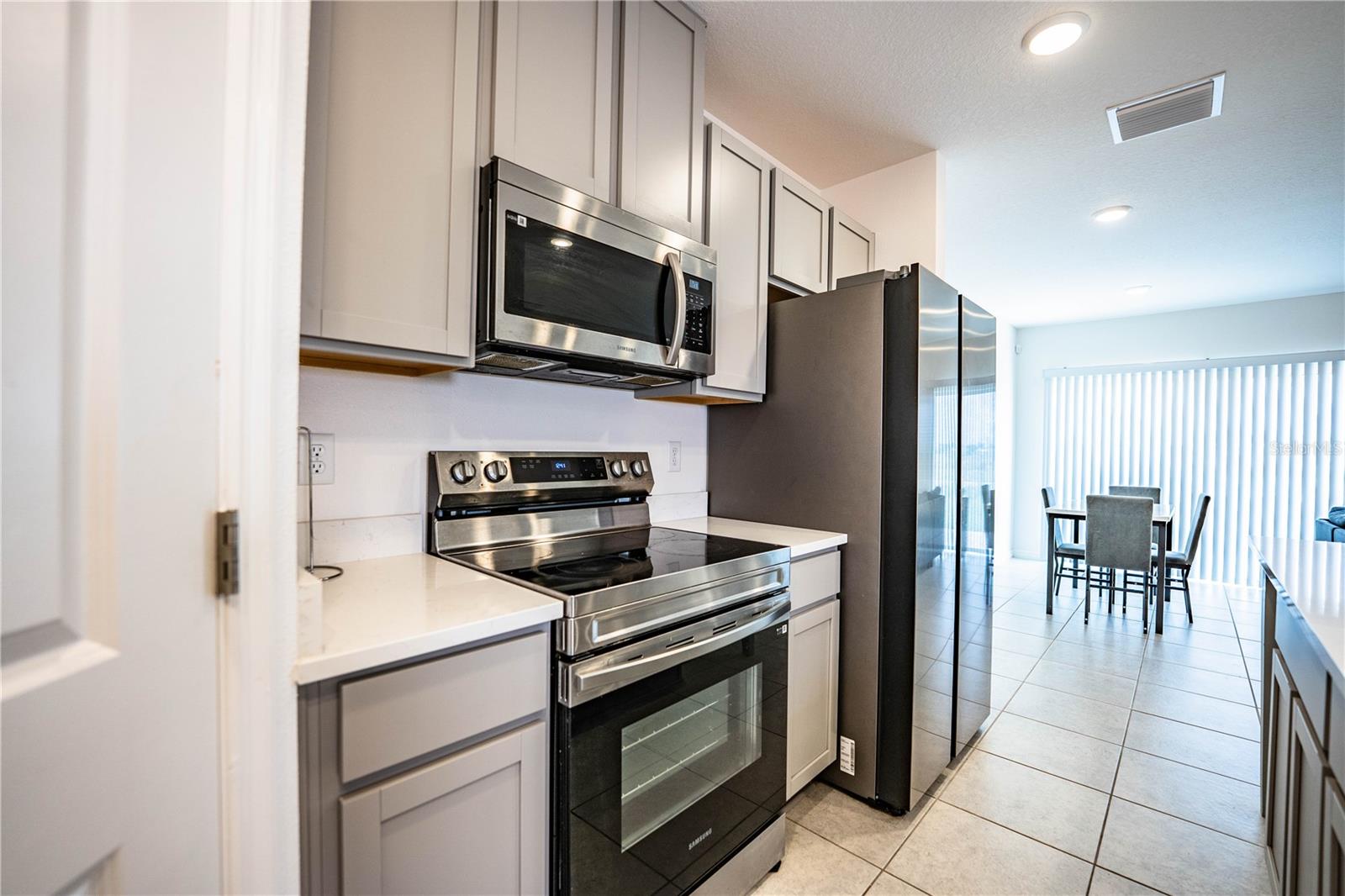 Image 19 of 64 For 3883 Academia Avenue