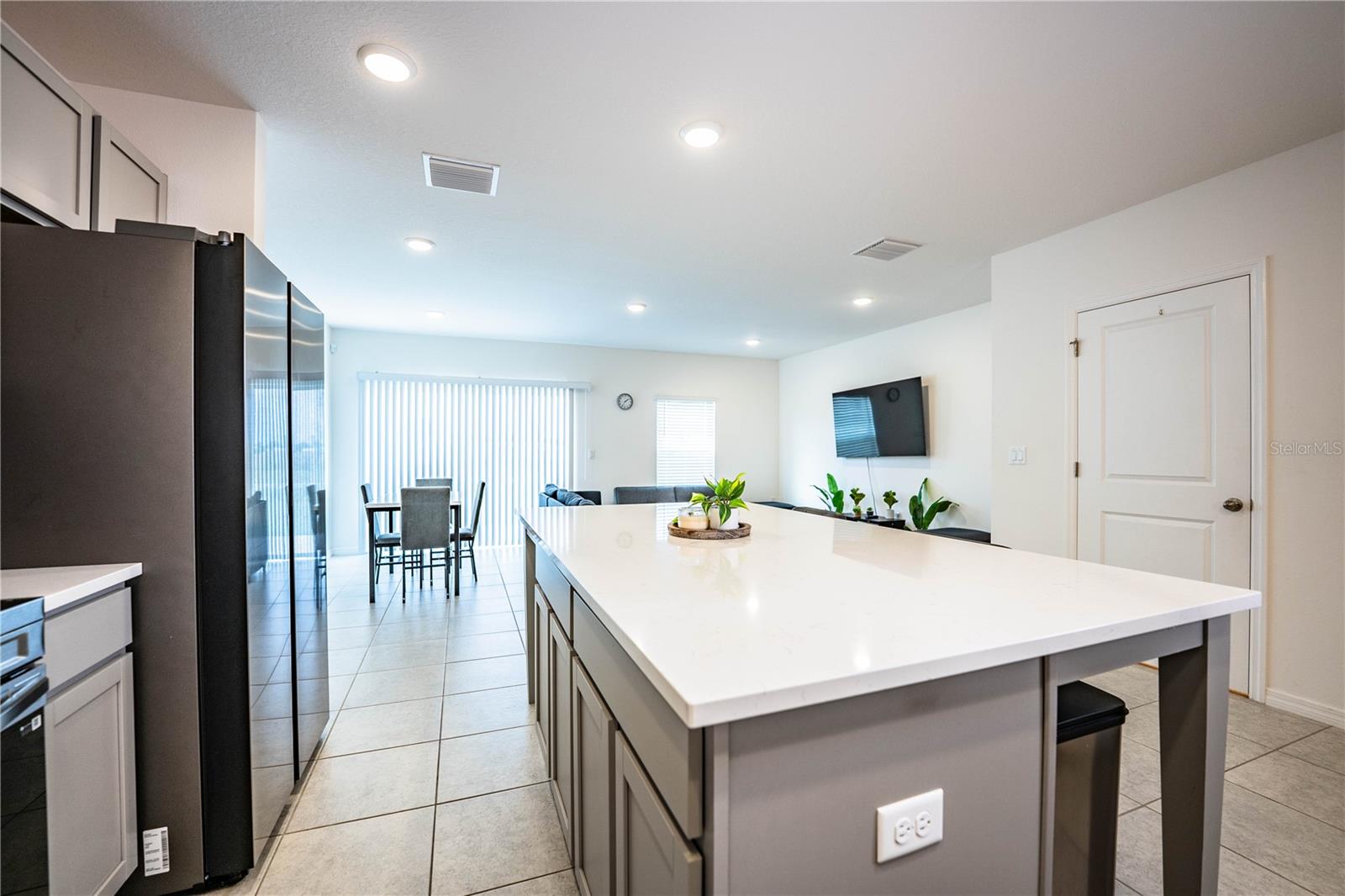 Image 20 of 64 For 3883 Academia Avenue