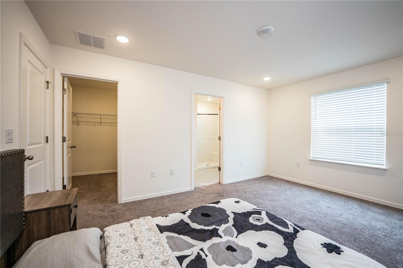 Image 28 of 64 For 3883 Academia Avenue