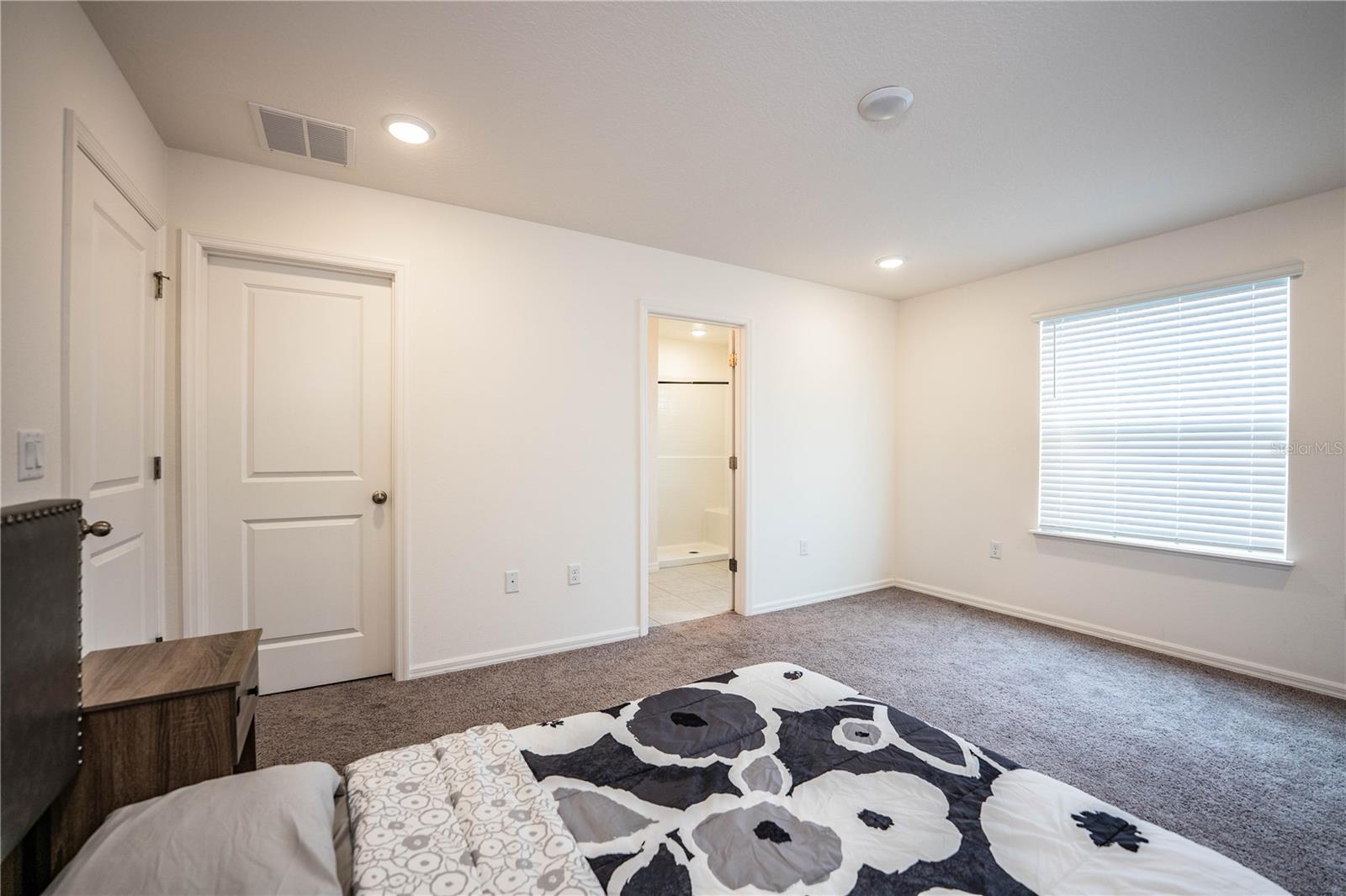 Image 29 of 64 For 3883 Academia Avenue