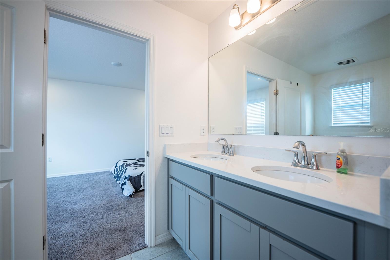 Image 34 of 64 For 3883 Academia Avenue