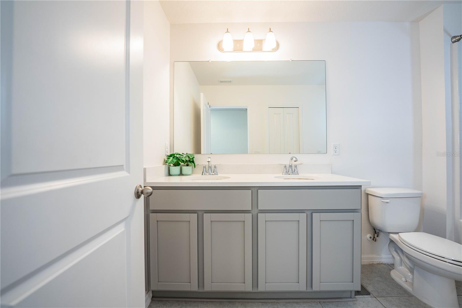 Image 38 of 64 For 3883 Academia Avenue