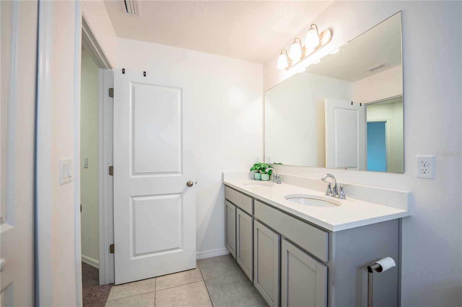 Image 39 of 64 For 3883 Academia Avenue