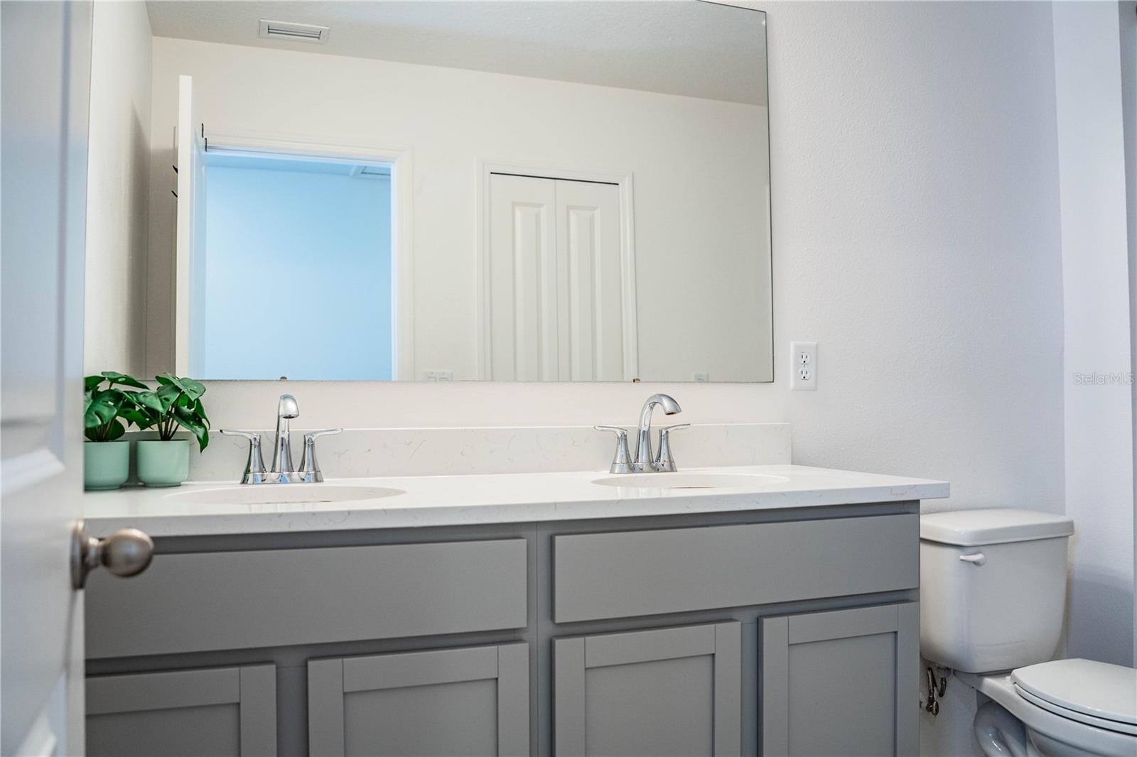 Image 47 of 64 For 3883 Academia Avenue