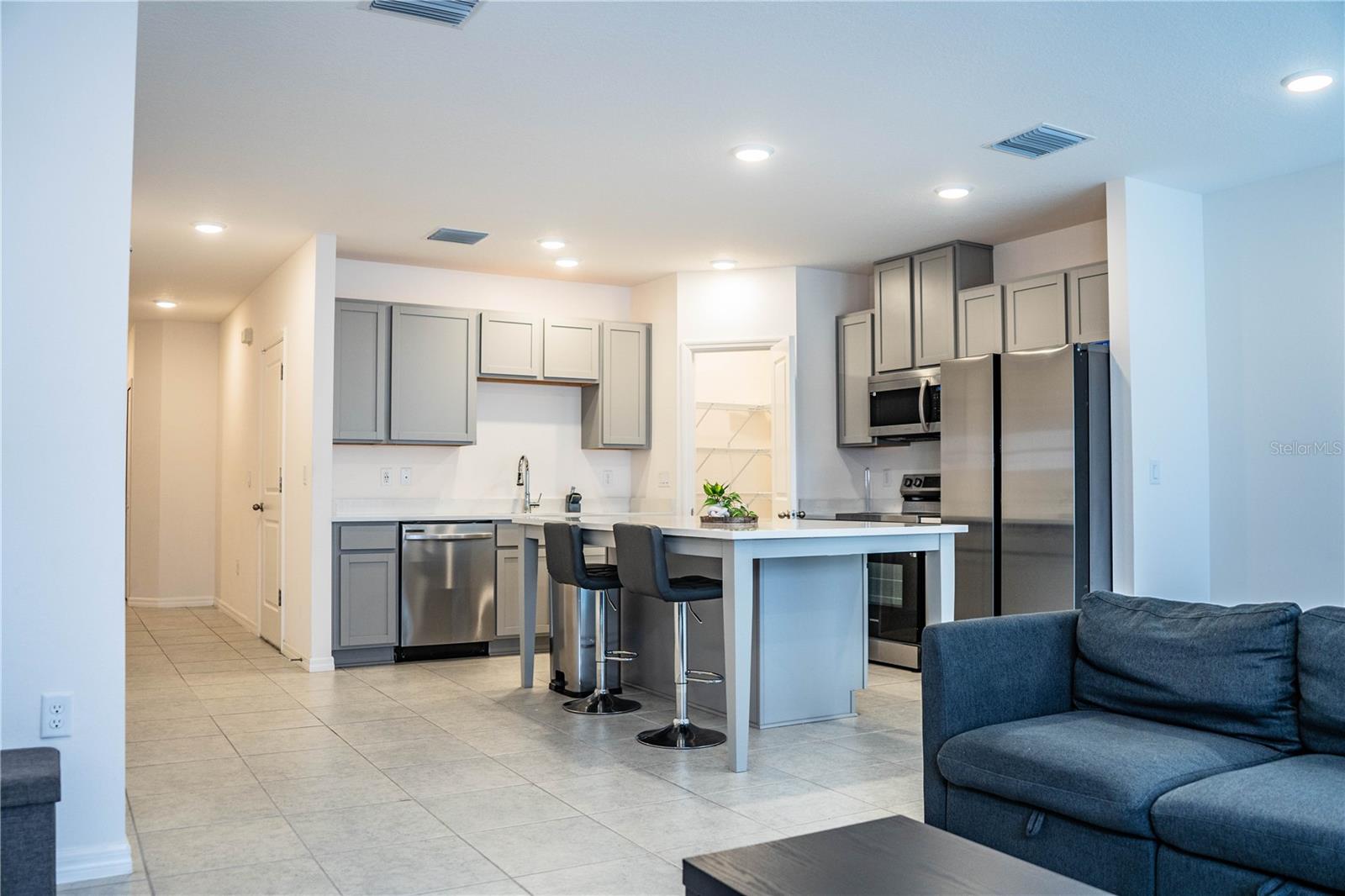 Image 52 of 64 For 3883 Academia Avenue