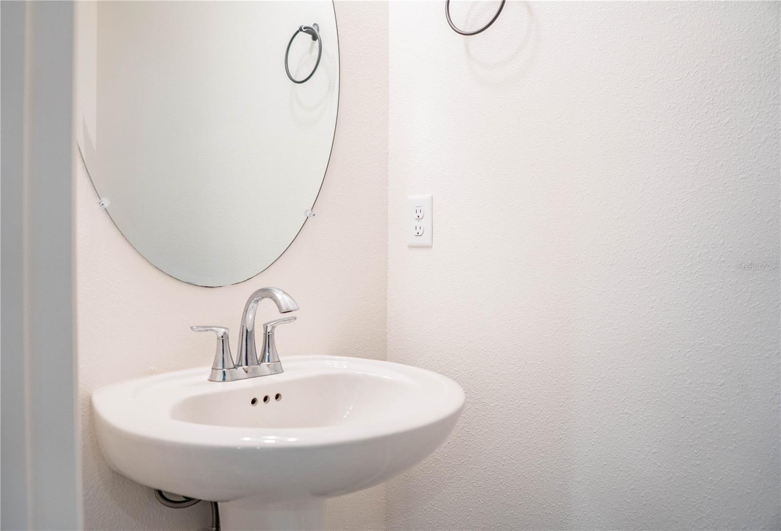 Image 54 of 64 For 3883 Academia Avenue