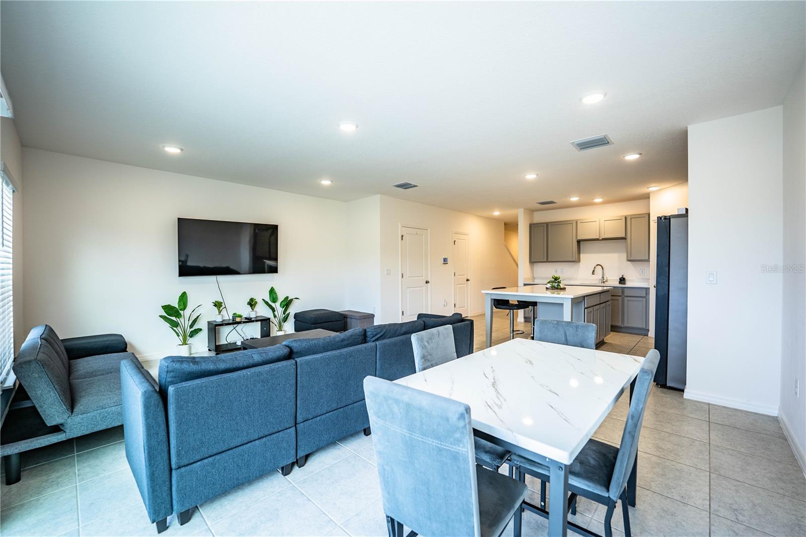 Image 8 of 64 For 3883 Academia Avenue