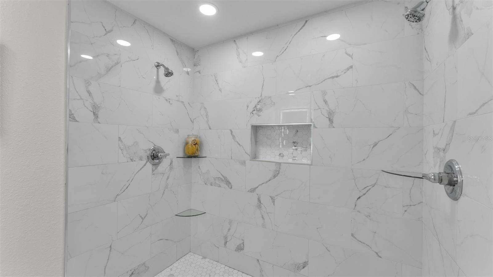 Image 16 of 39 For 609 Lime Street