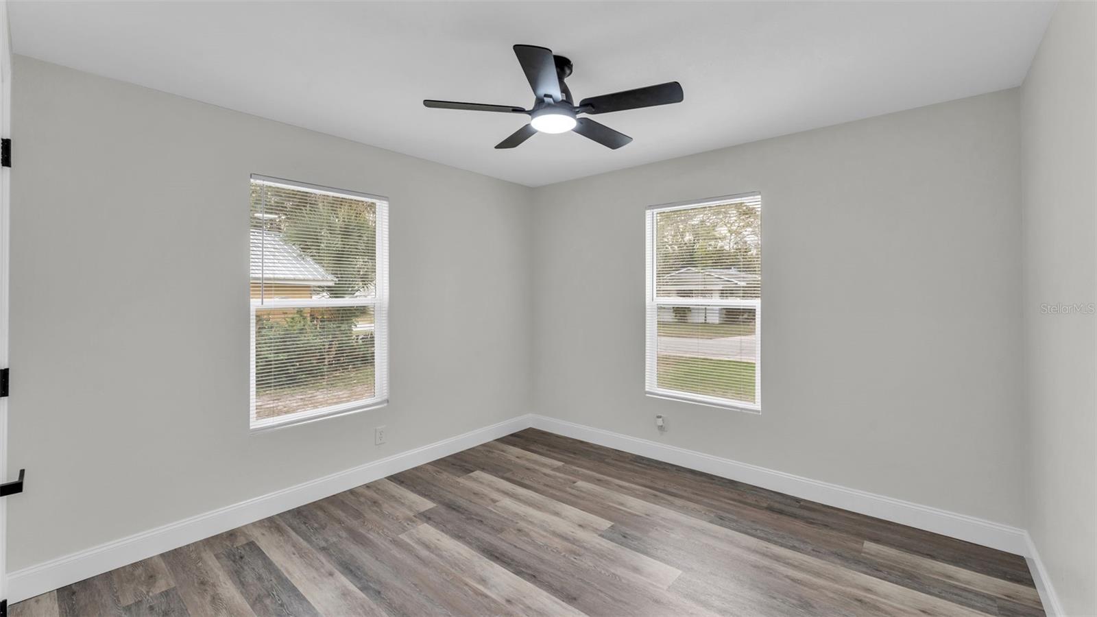 Image 20 of 39 For 609 Lime Street