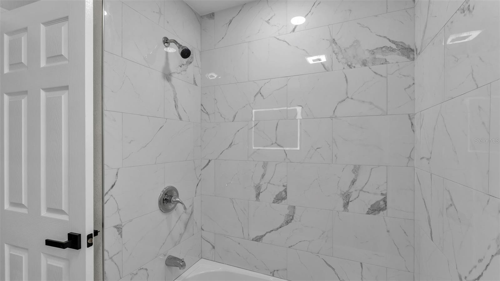 Image 23 of 39 For 609 Lime Street