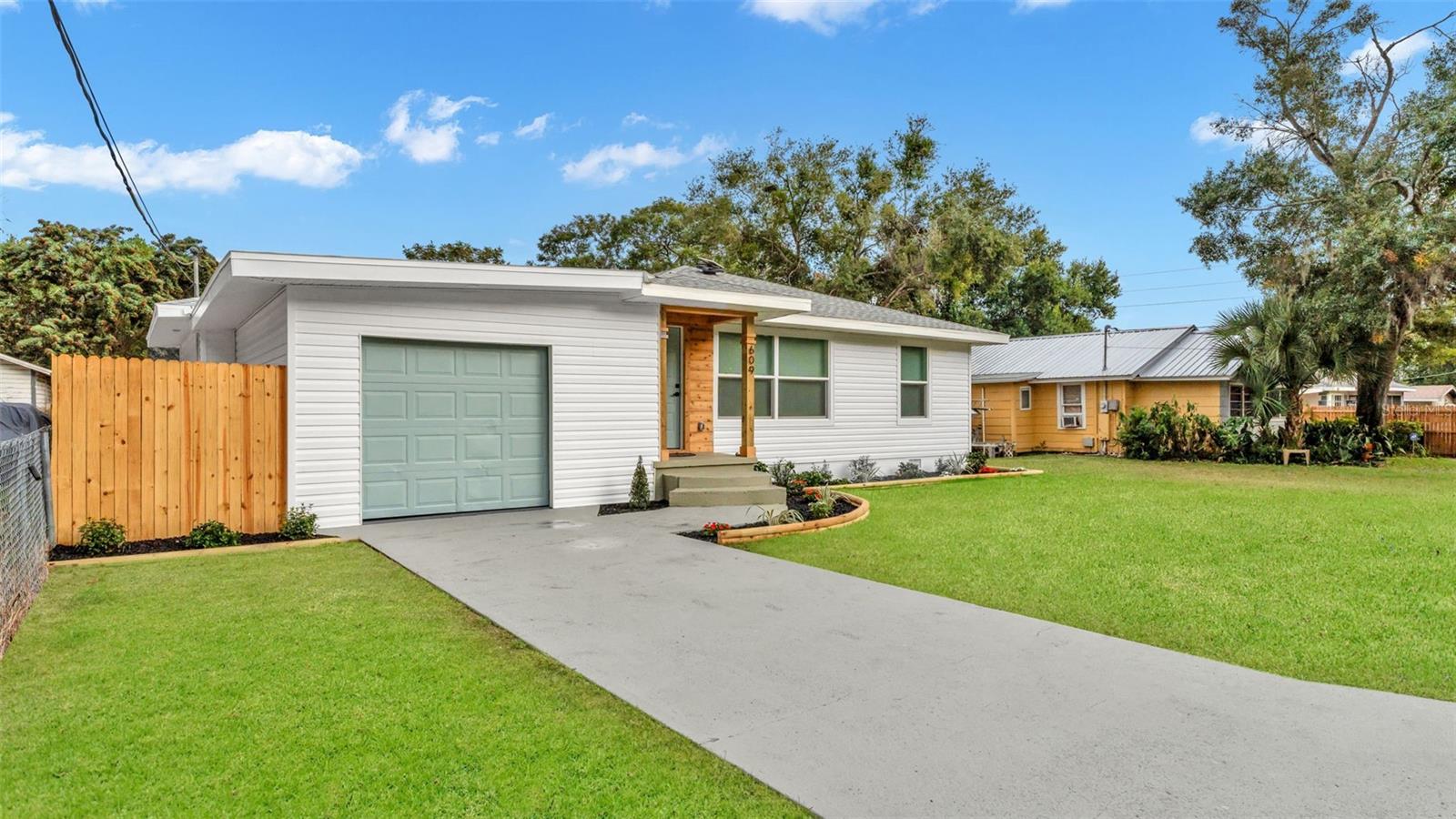 Image 38 of 39 For 609 Lime Street