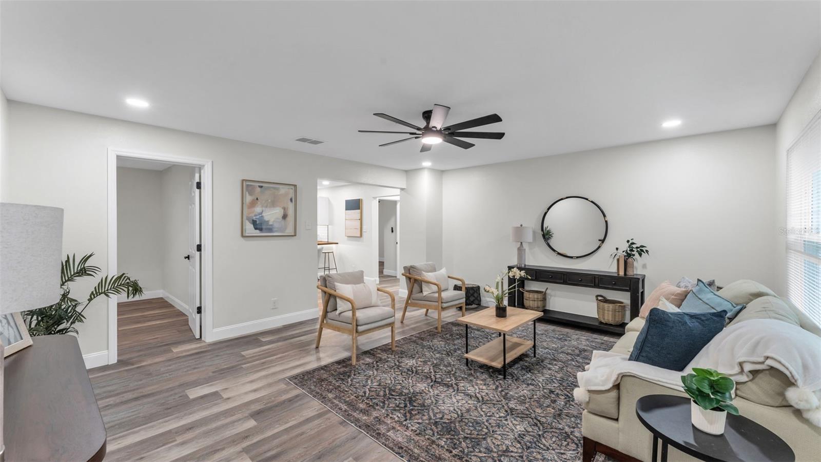 Image 5 of 39 For 609 Lime Street