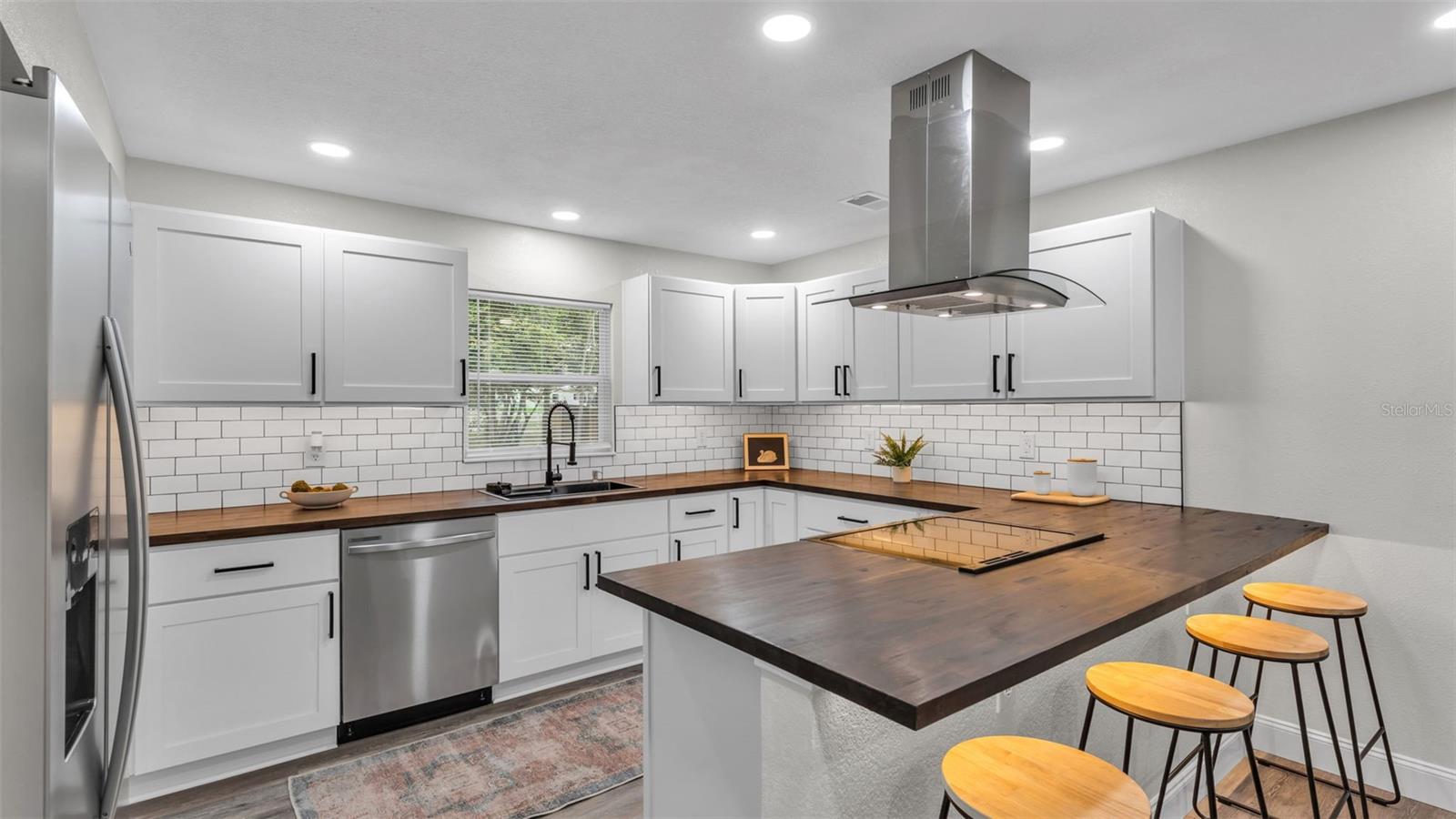 Image 8 of 39 For 609 Lime Street