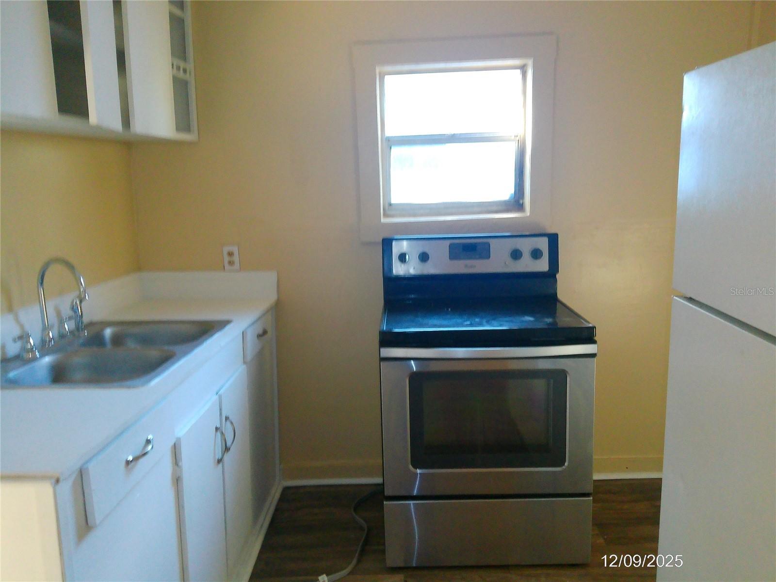 Image 4 of 14 For 808 5th Avenue