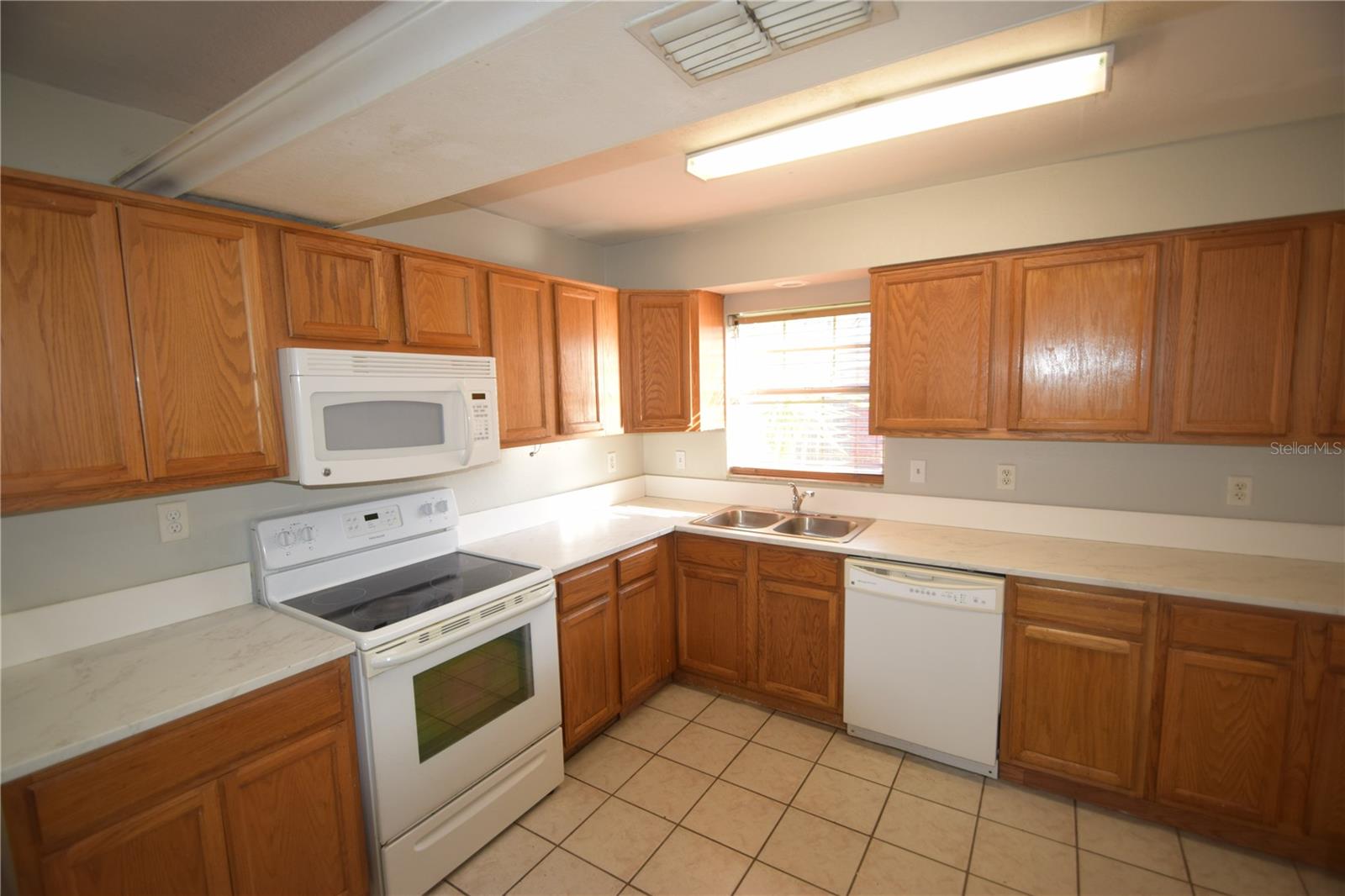 Image 7 of 25 For 2762 Gale Rose Drive