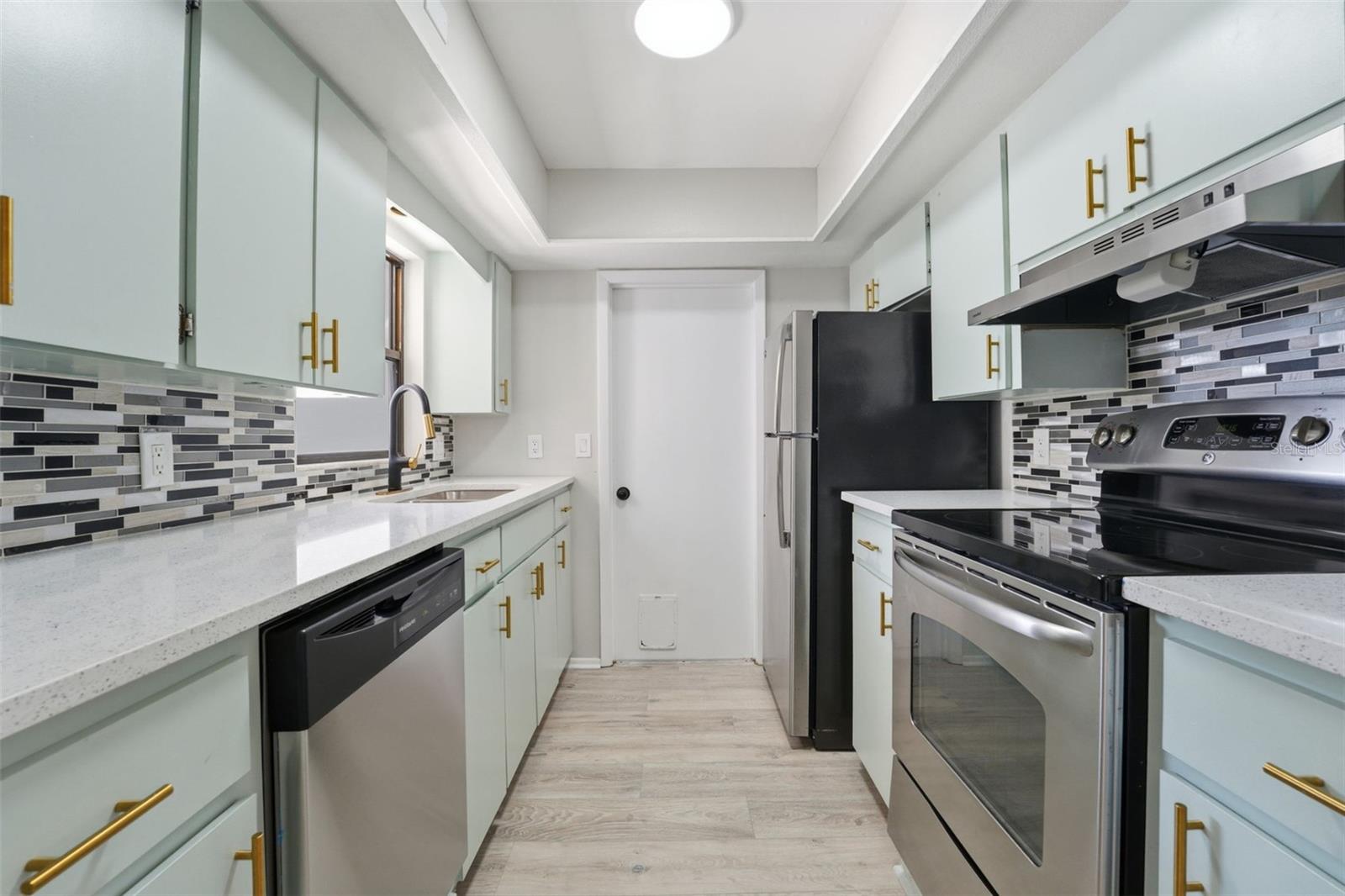 Image 5 of 20 For 5737 Deer Hollow Lane W