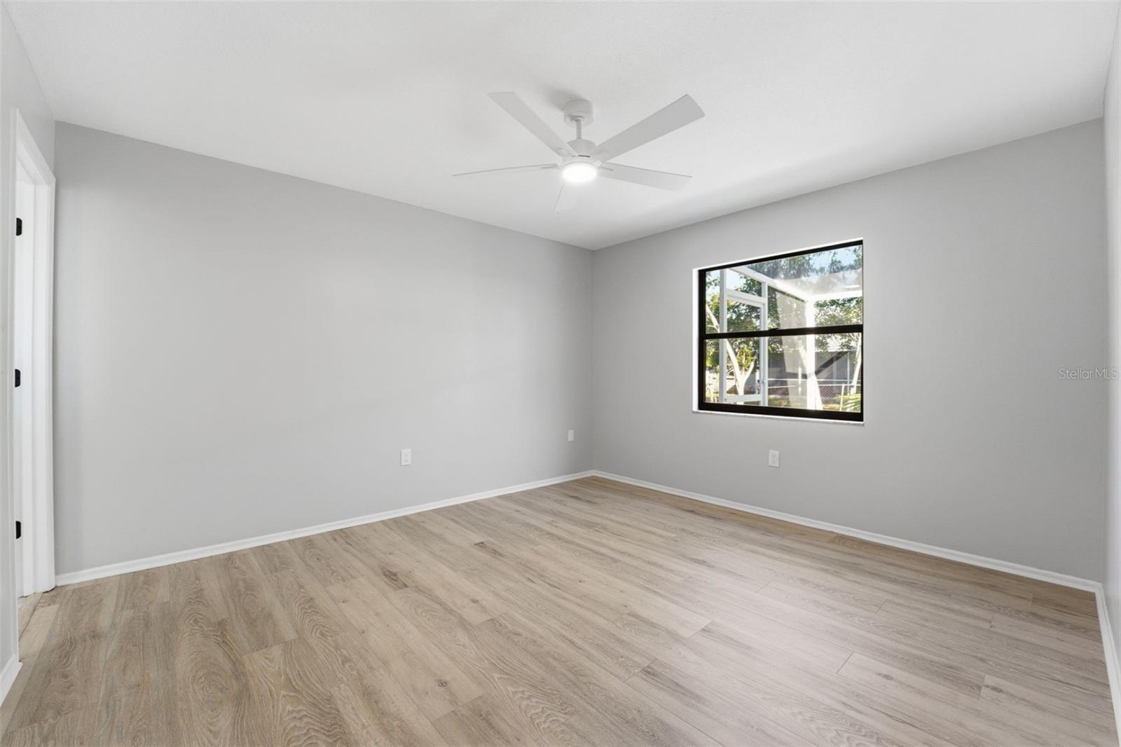 Image 9 of 20 For 5737 Deer Hollow Lane W