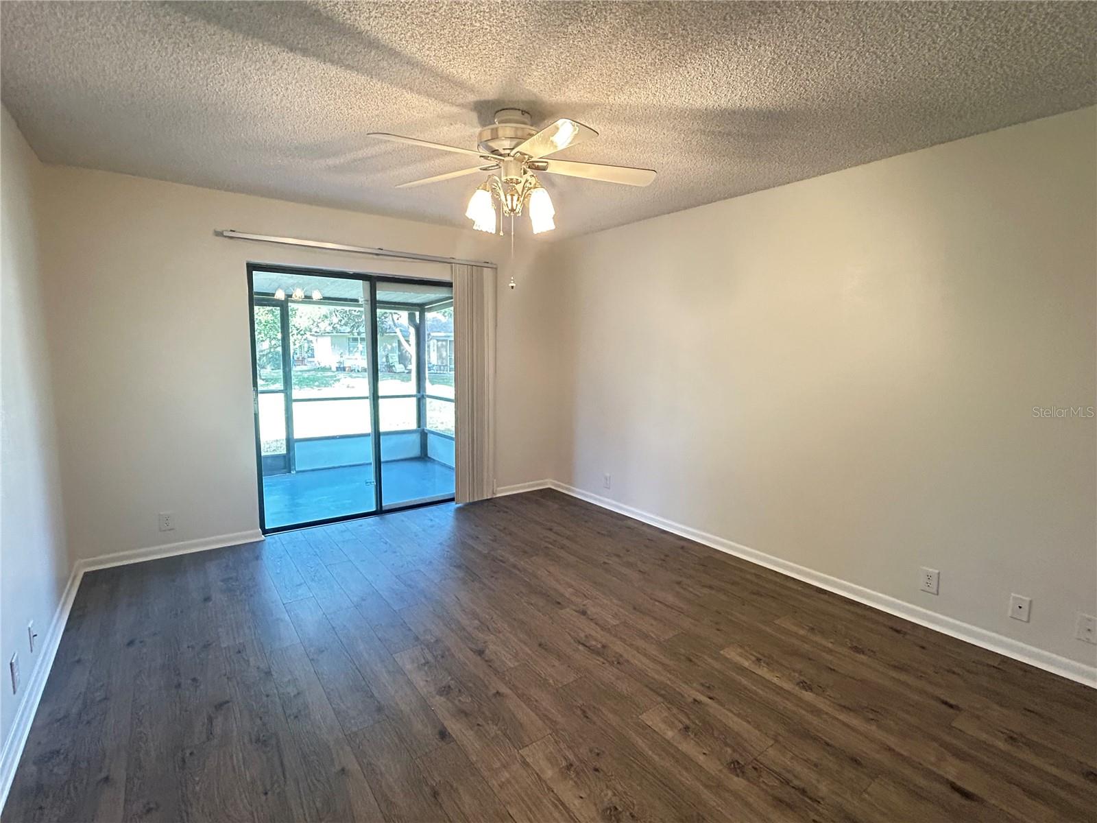 Image 12 of 24 For 522 Pebble Springs Court