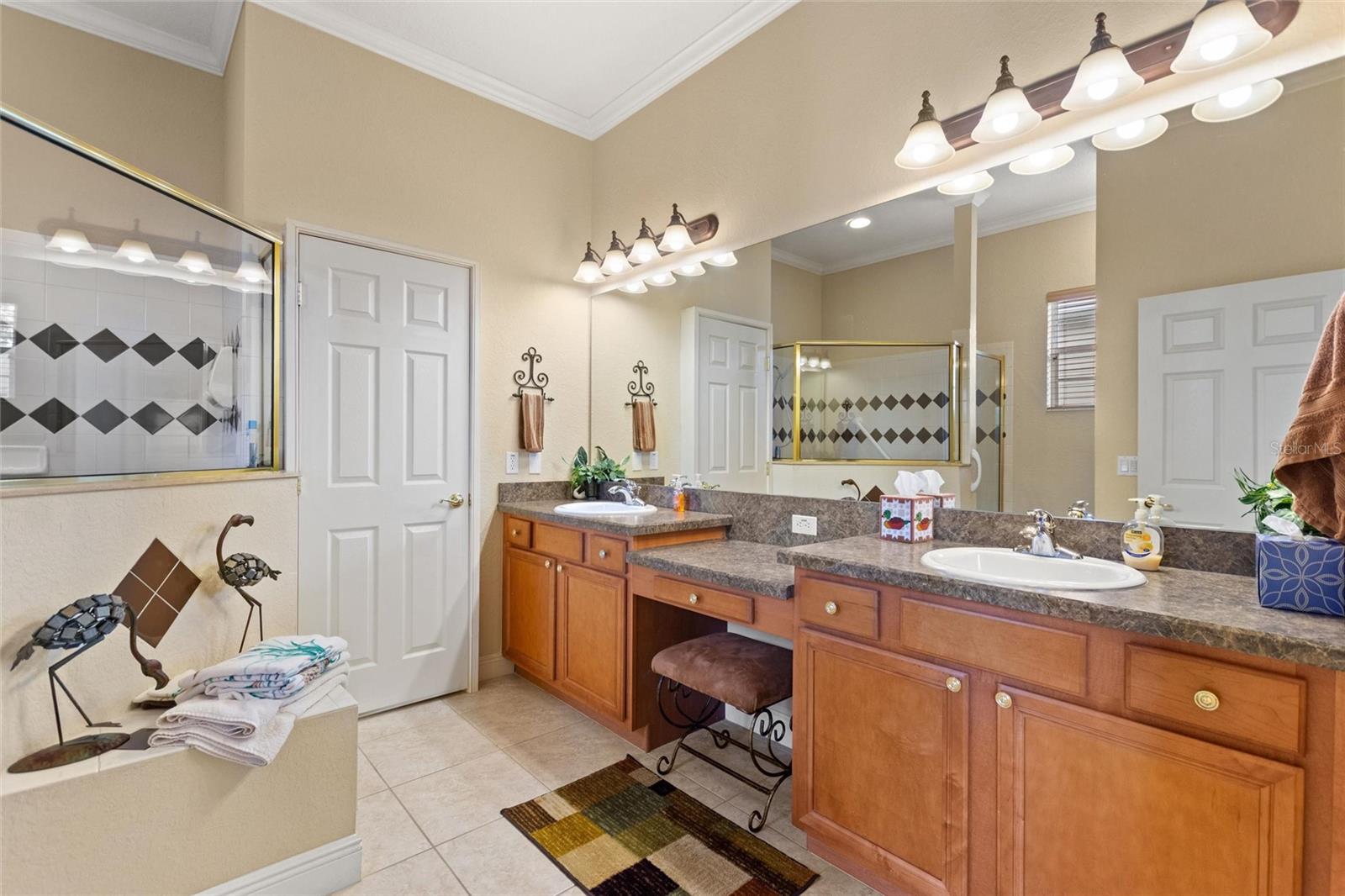 Image 18 of 34 For 392 Motorcoach Drive S