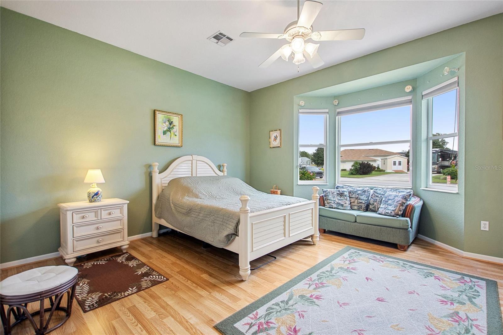 Image 12 of 22 For 1121 Motorcoach Drive