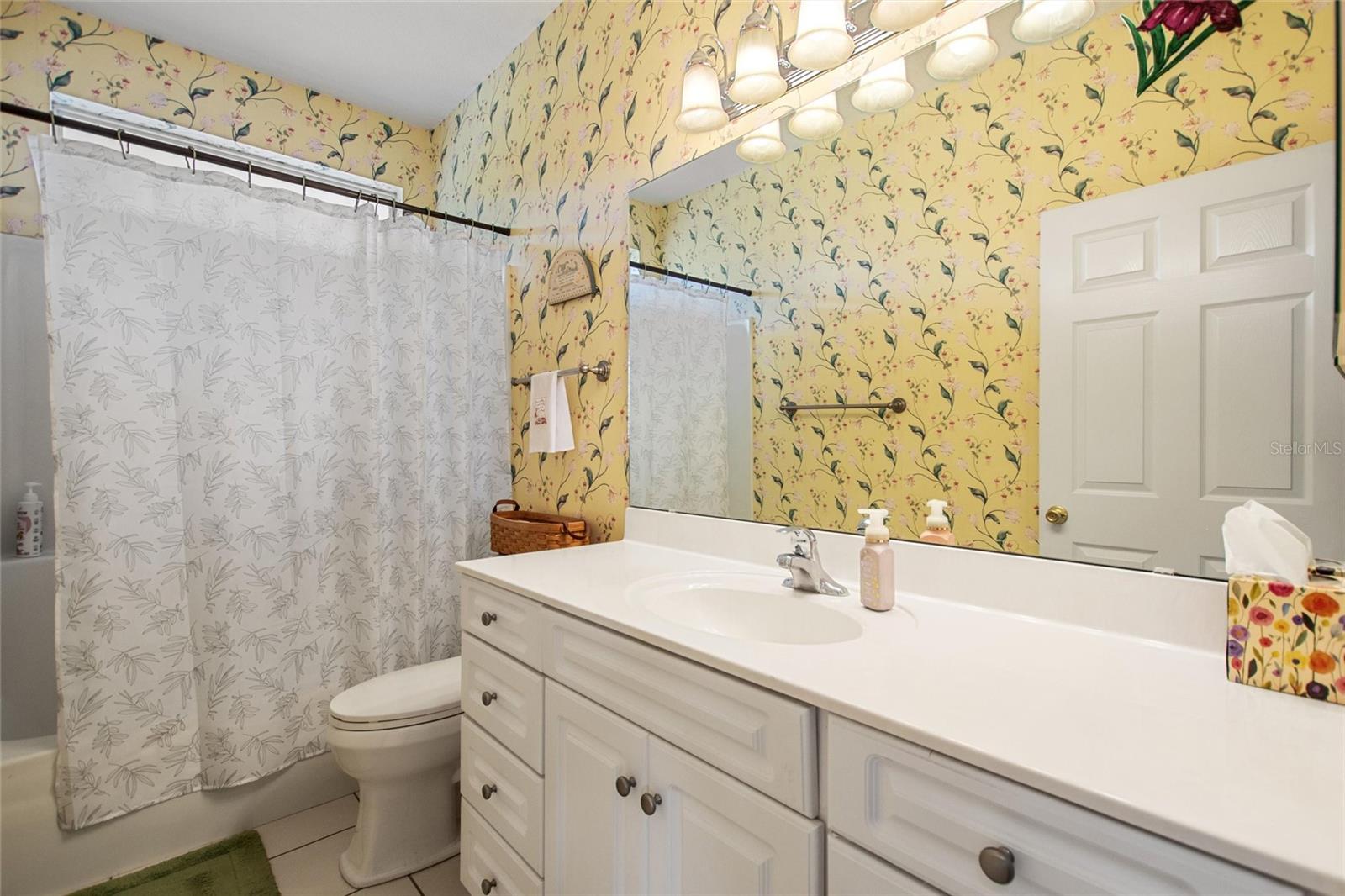 Image 14 of 22 For 1121 Motorcoach Drive