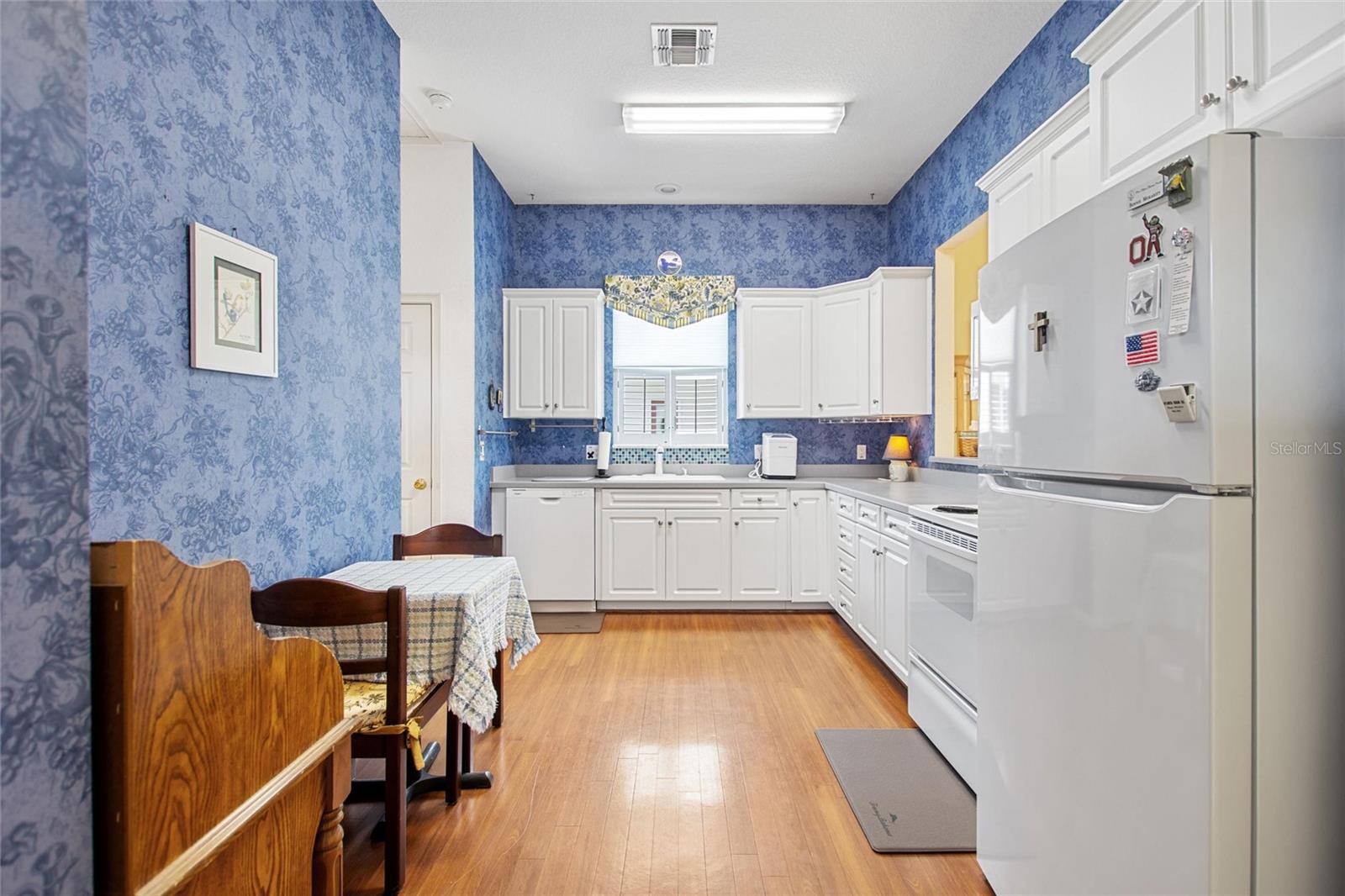 Image 9 of 22 For 1121 Motorcoach Drive