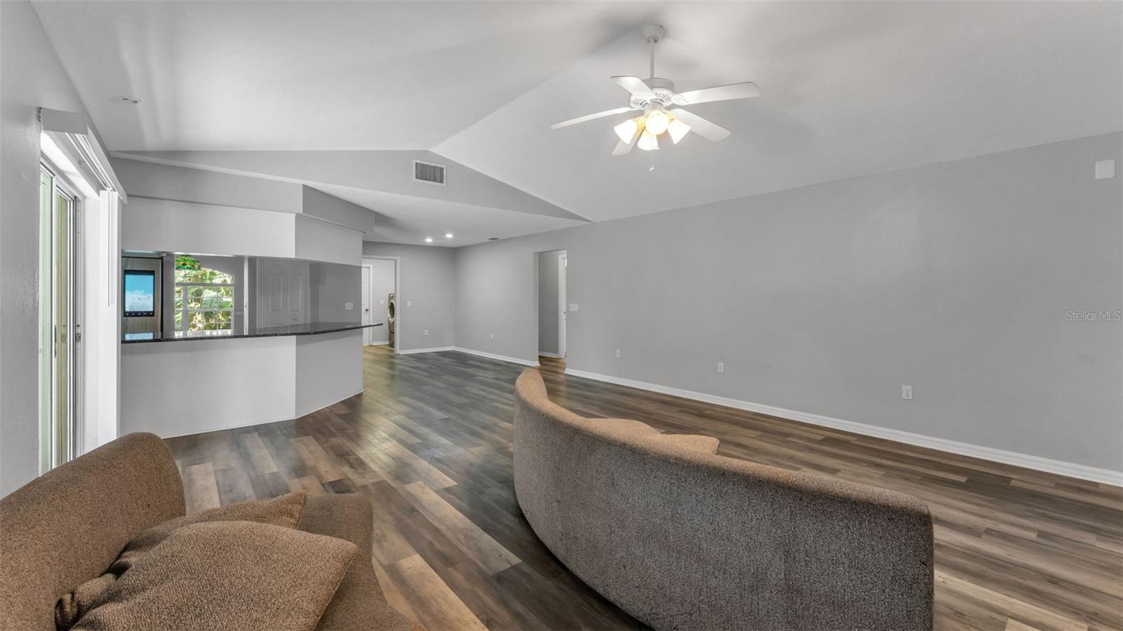 Image 36 of 65 For 1505 Hastings Path