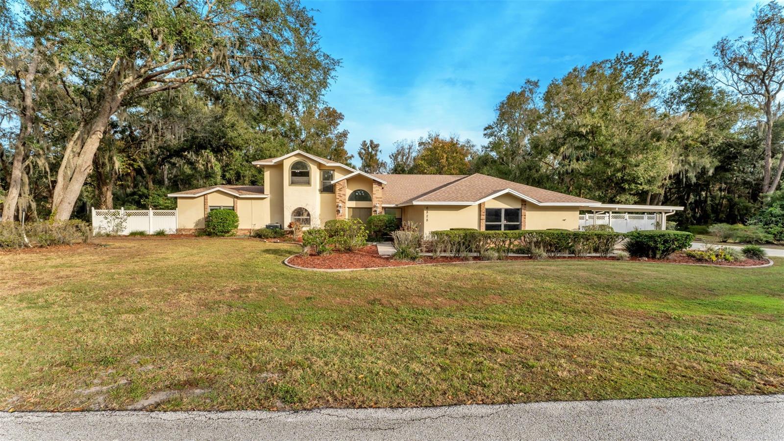 Details for 6828 Forestwood Drive W, LAKELAND, FL 33811