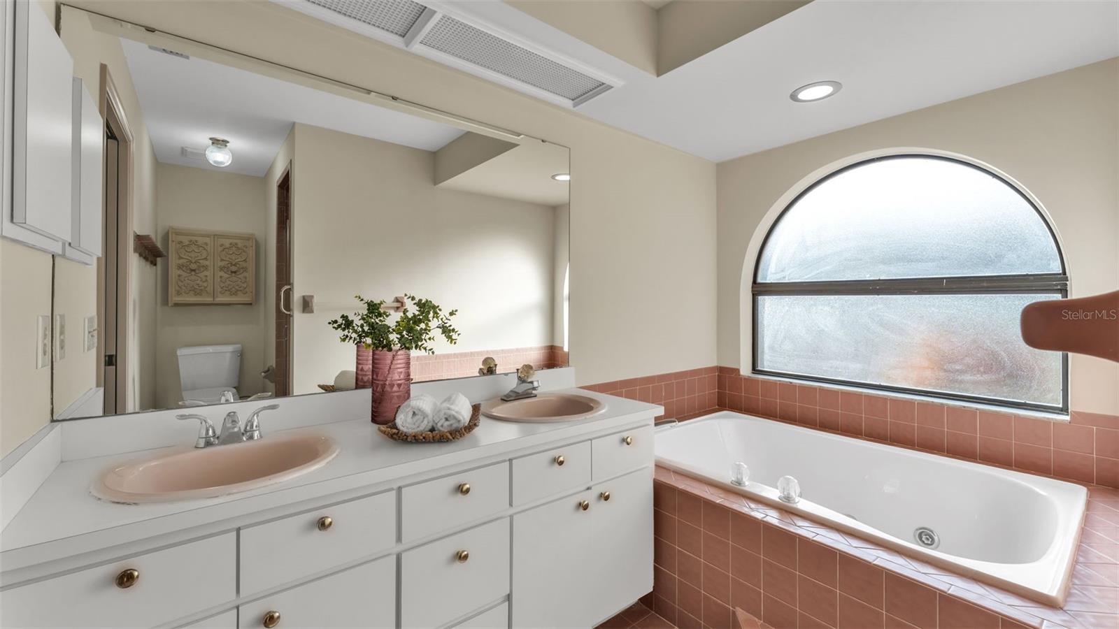 Image 21 of 56 For 6828 Forestwood Drive W