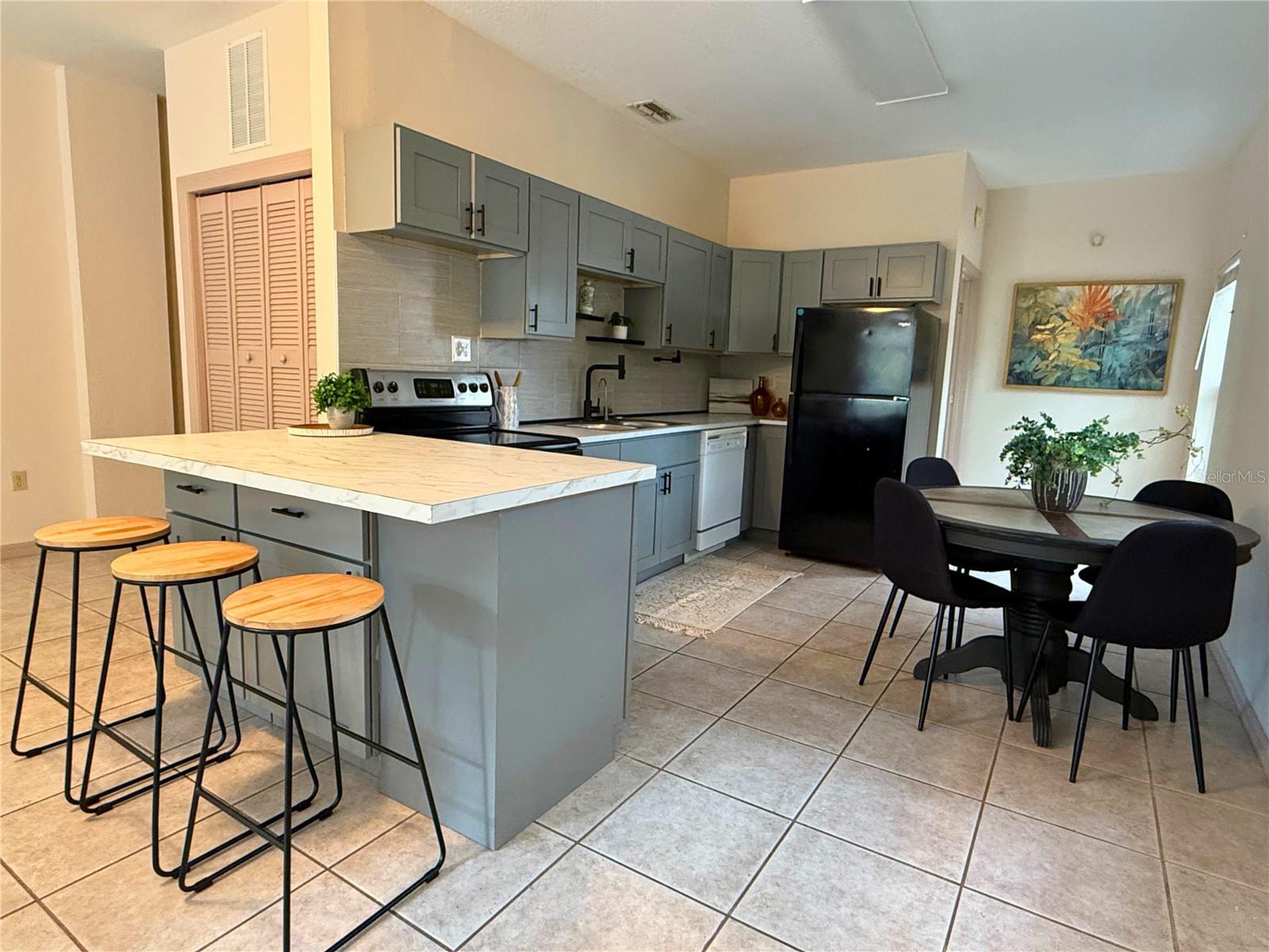 Image 39 of 56 For 6828 Forestwood Drive W