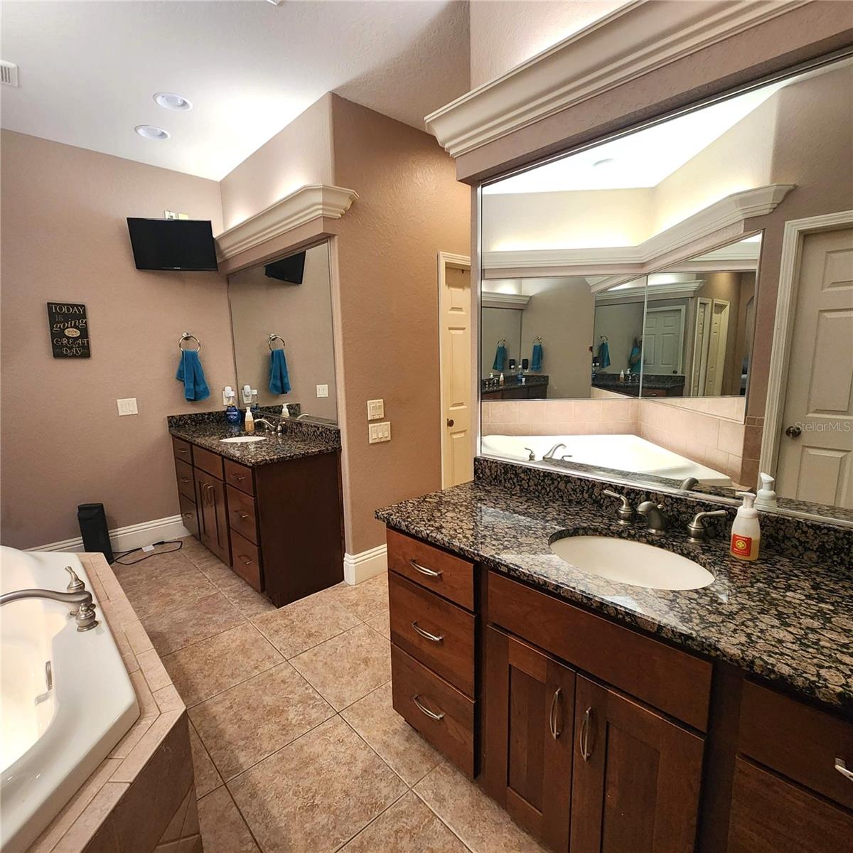 Image 24 of 35 For 2873 Kinsley Drive