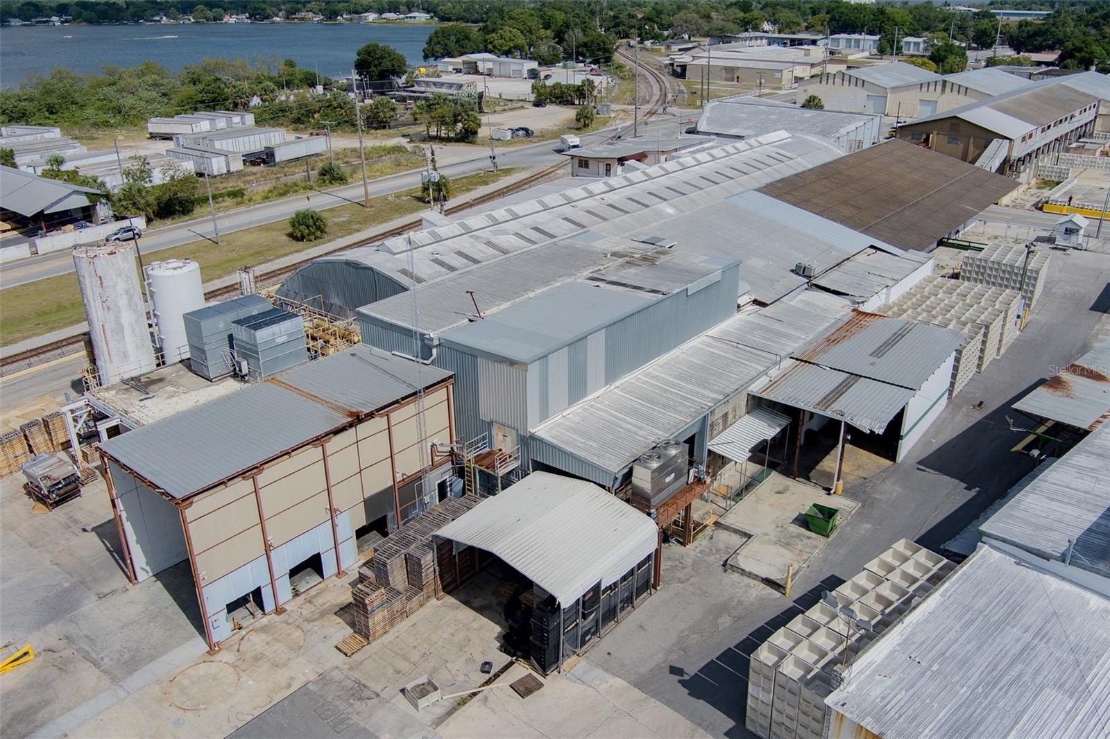 Image 15 of 57 For 500 Avenue R Sw