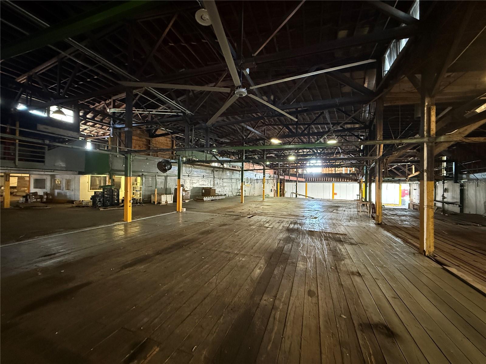 Image 34 of 57 For 500 Avenue R Sw