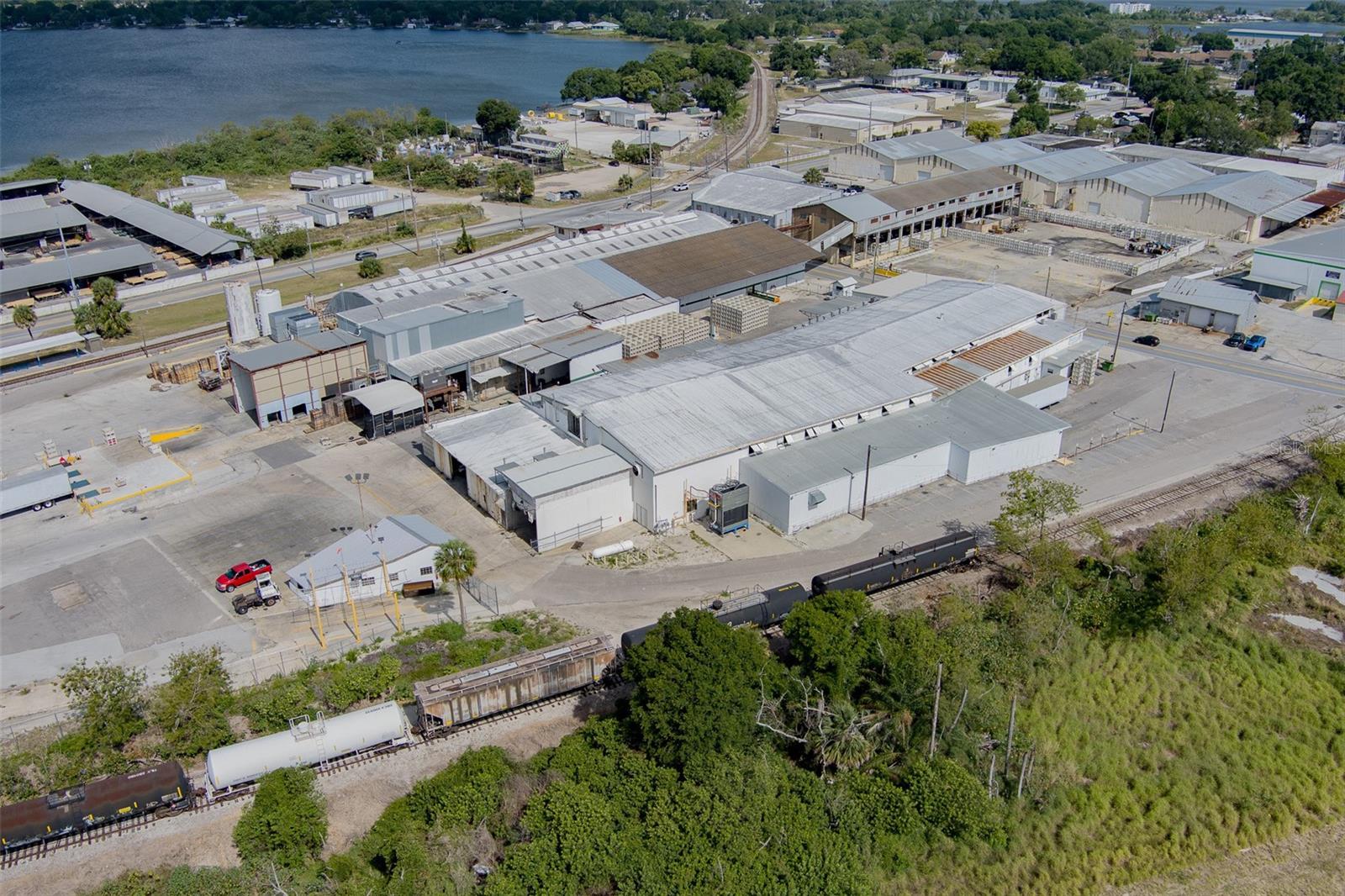 Image 5 of 57 For 500 Avenue R Sw