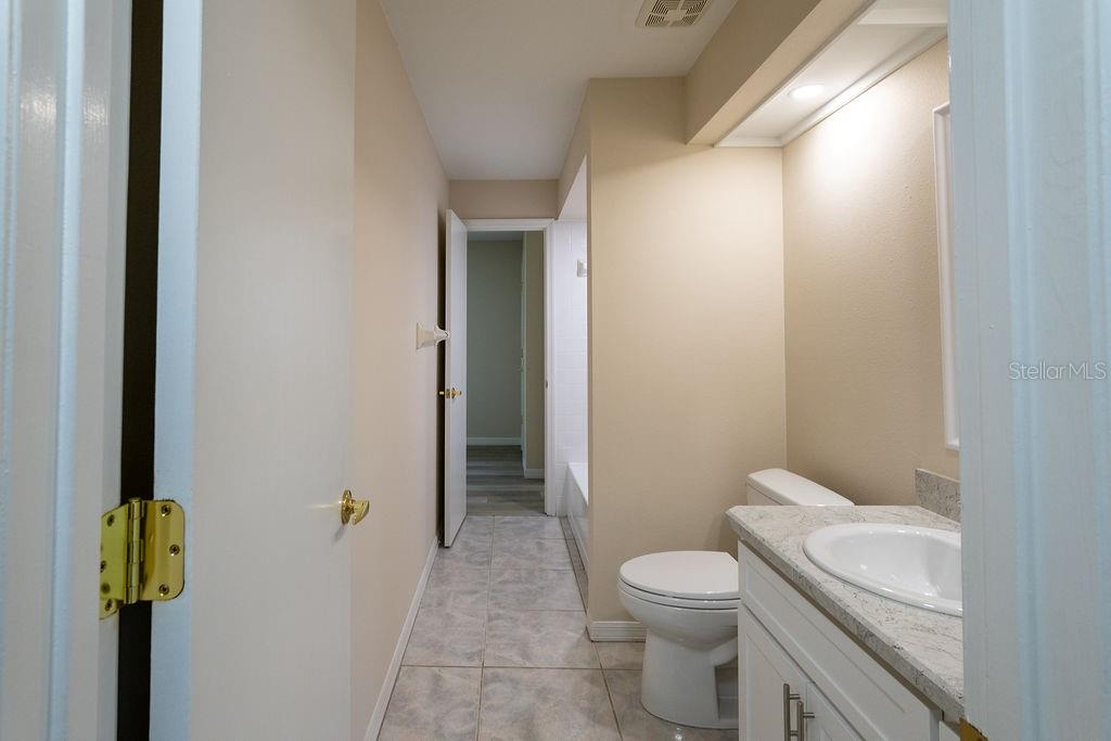 Image 18 of 48 For 2405 Timbercreek Loop E