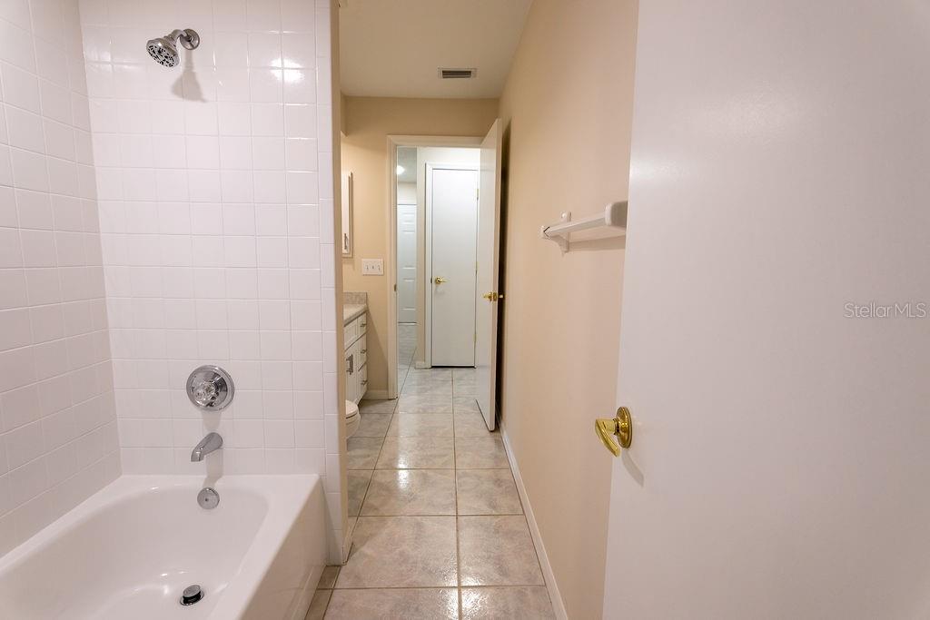 Image 26 of 48 For 2405 Timbercreek Loop E