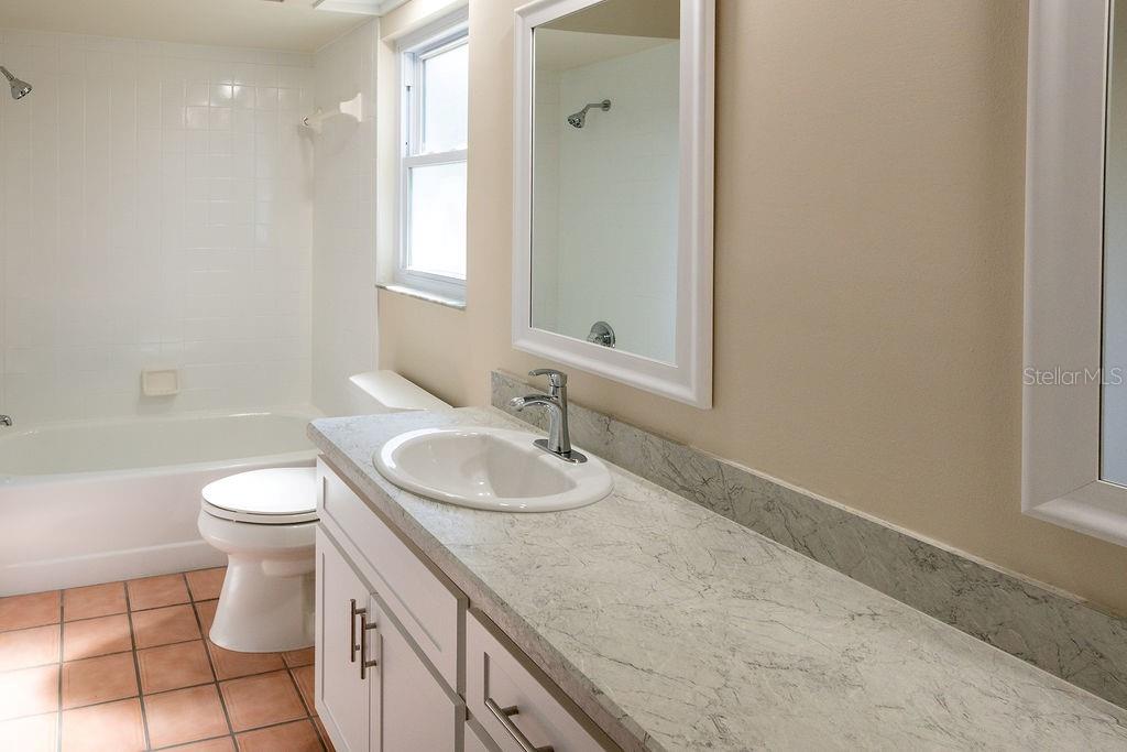 Image 35 of 48 For 2405 Timbercreek Loop E