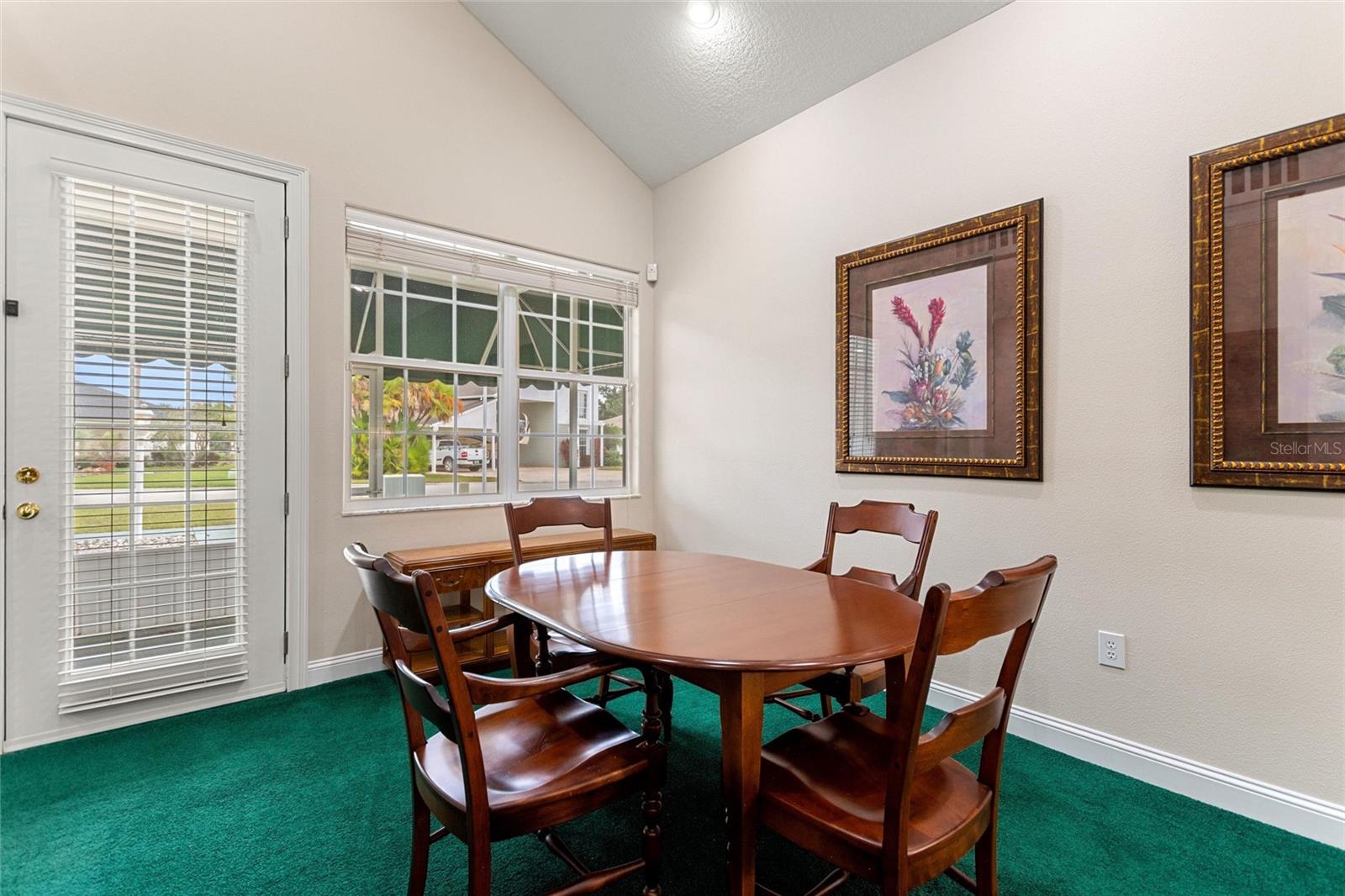 Image 13 of 34 For 1046 Caravan Loop