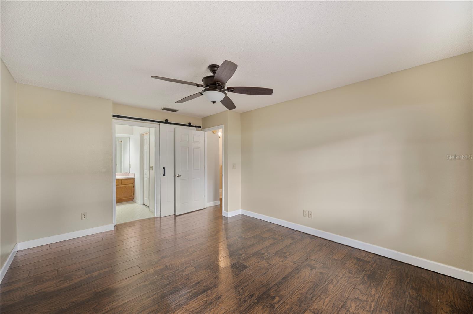 Image 11 of 34 For 941 Devonshire Way