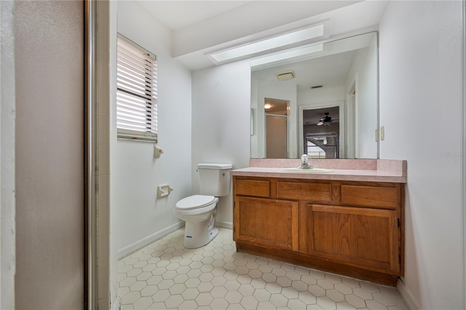 Image 12 of 34 For 941 Devonshire Way