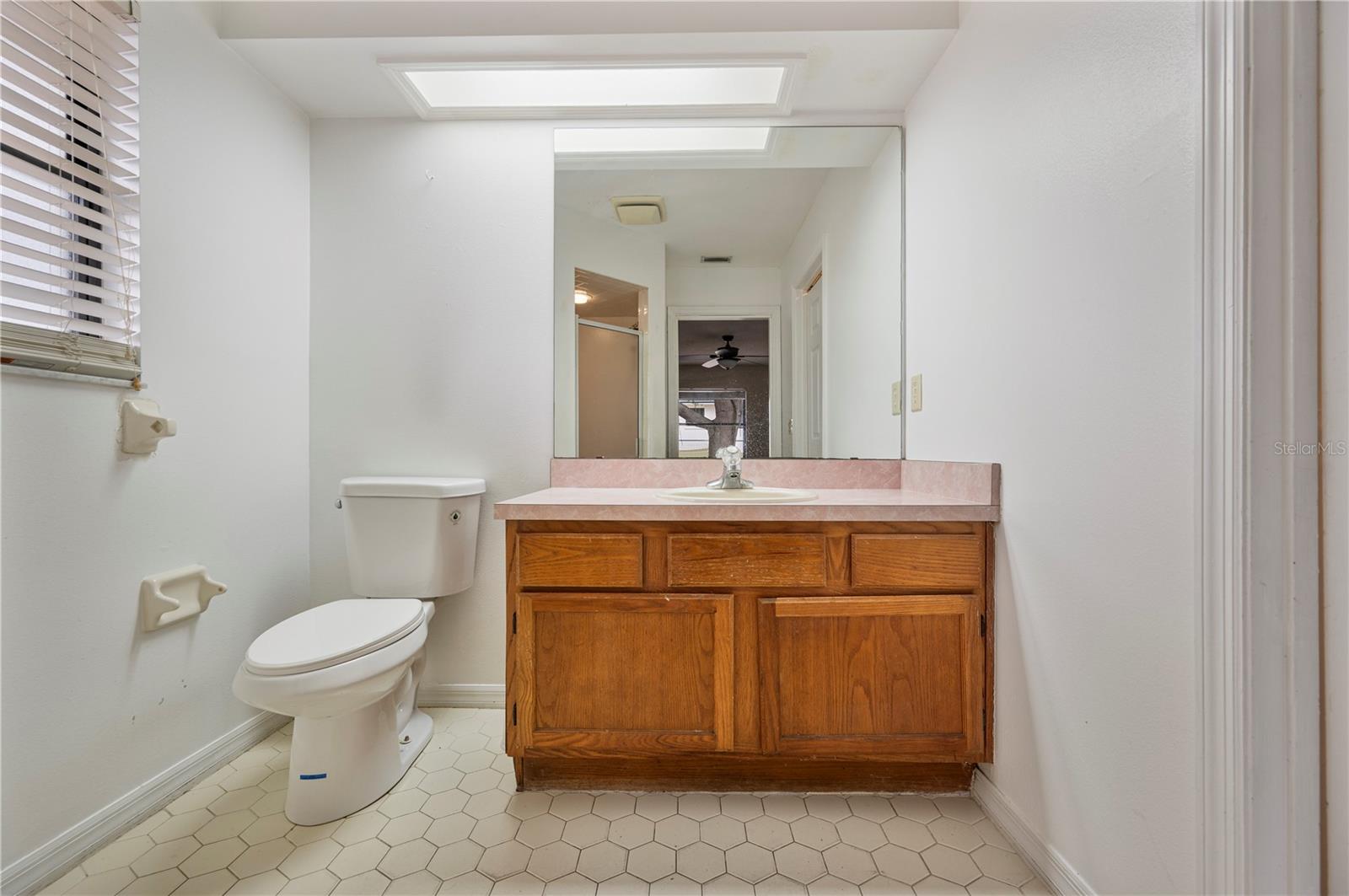 Image 13 of 34 For 941 Devonshire Way