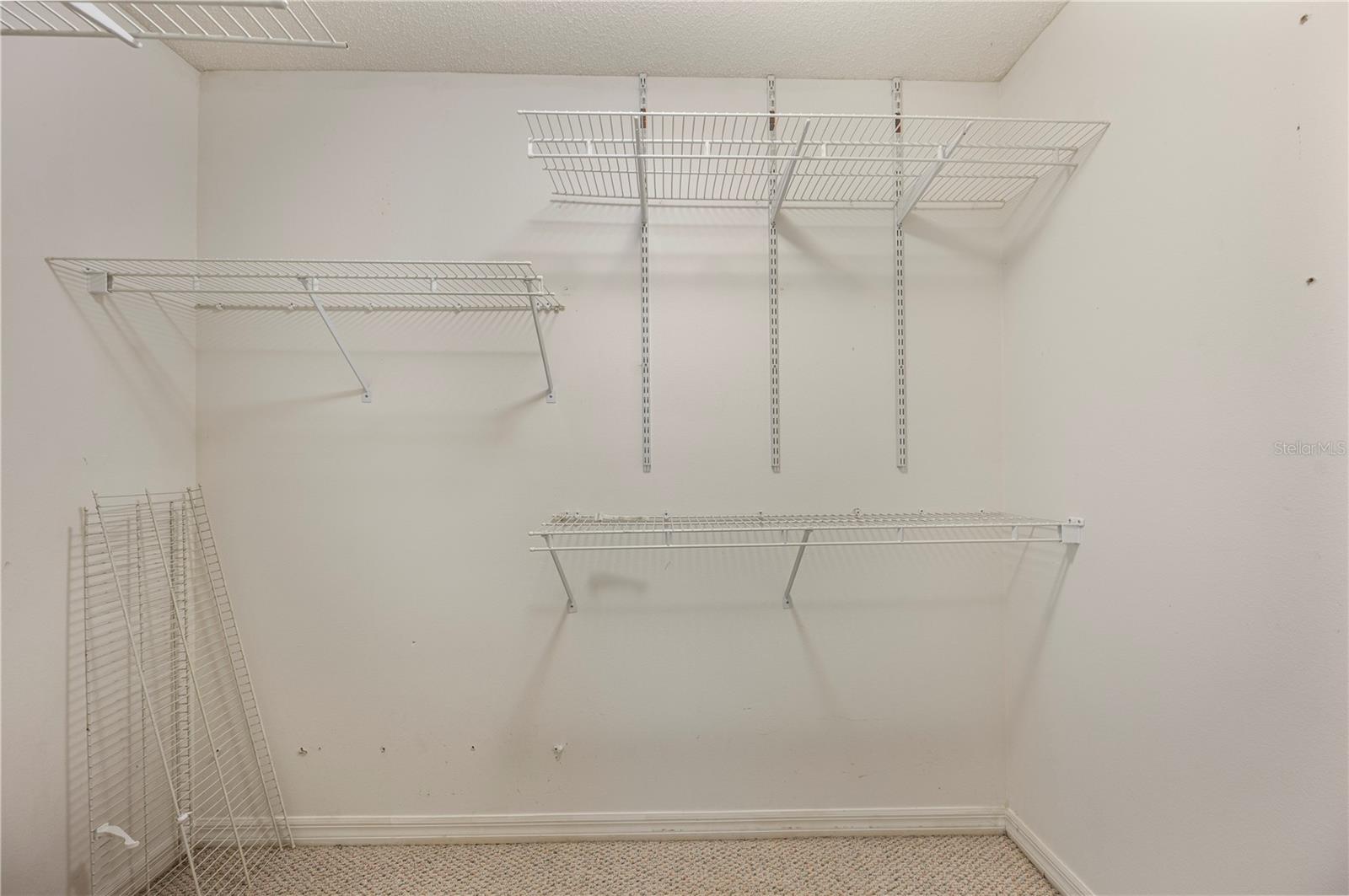 Image 15 of 34 For 941 Devonshire Way