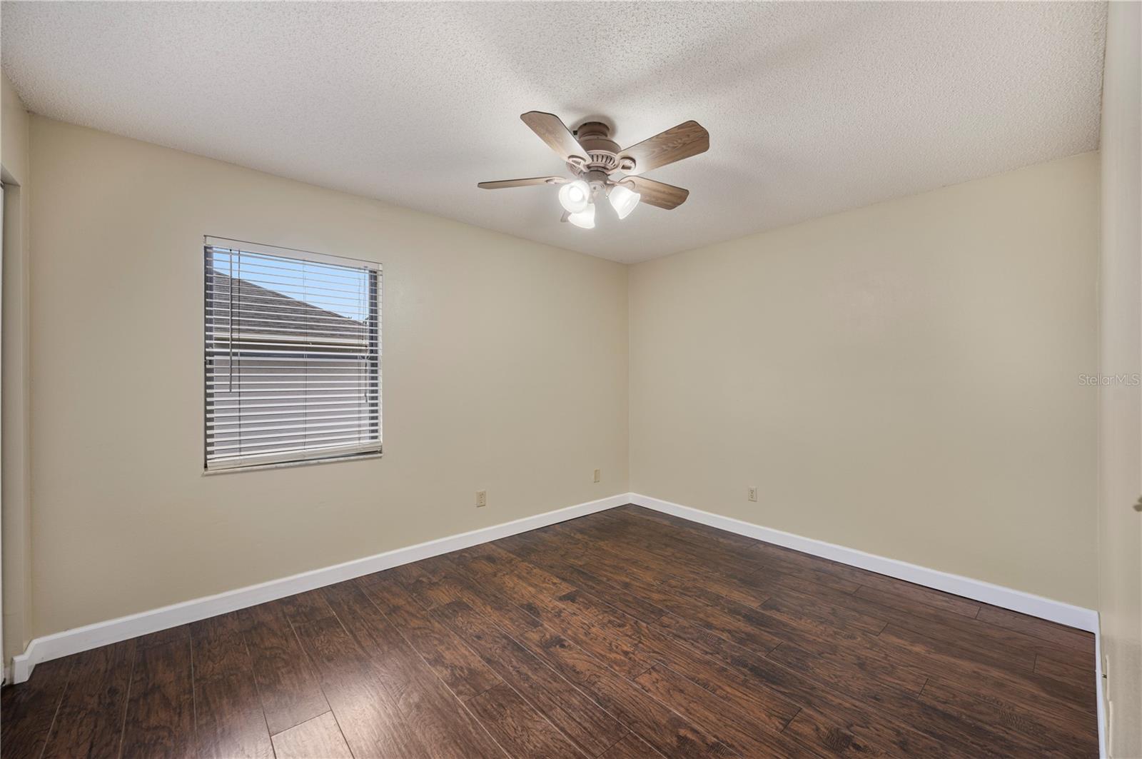 Image 17 of 34 For 941 Devonshire Way