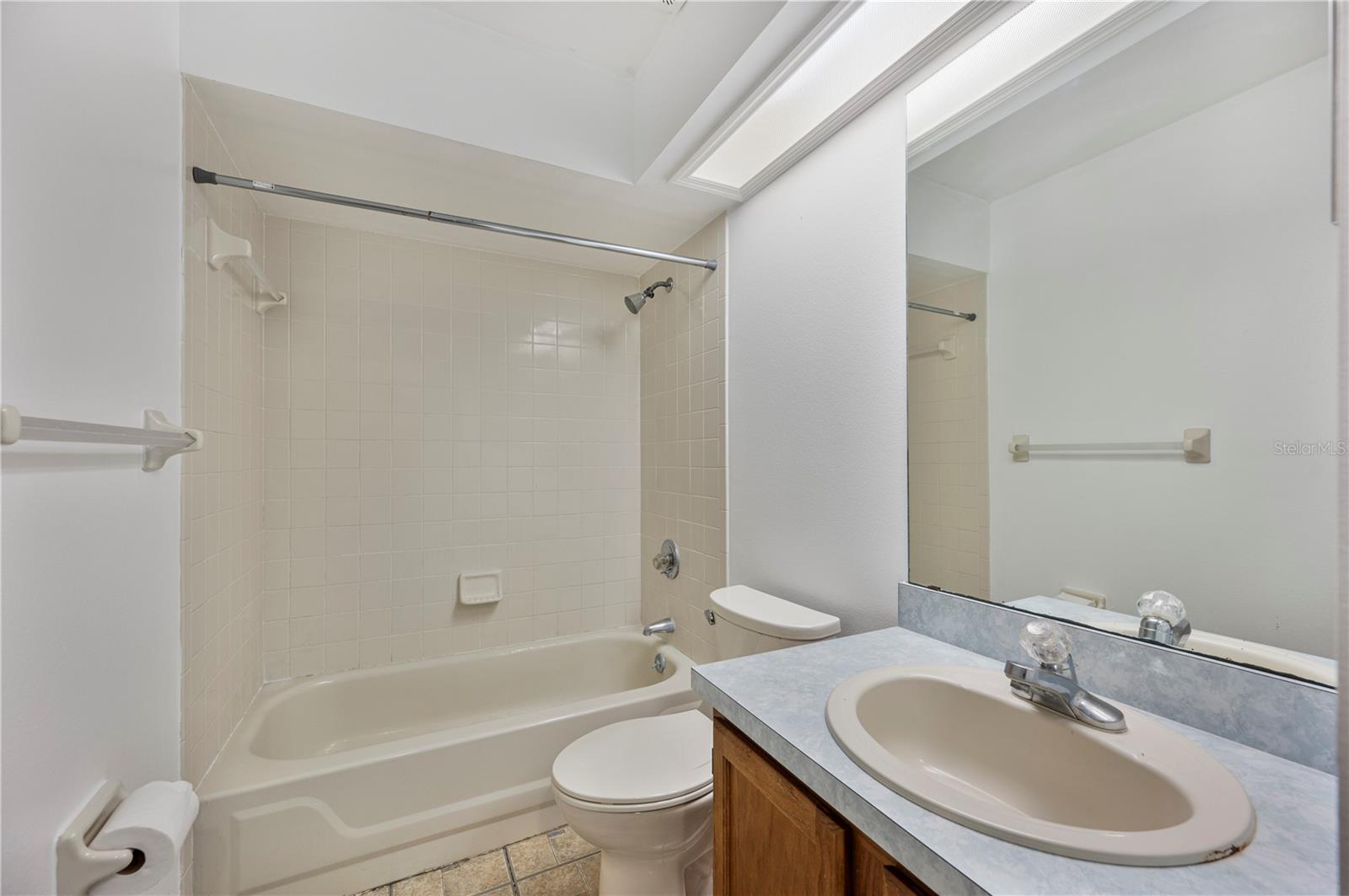 Image 19 of 34 For 941 Devonshire Way