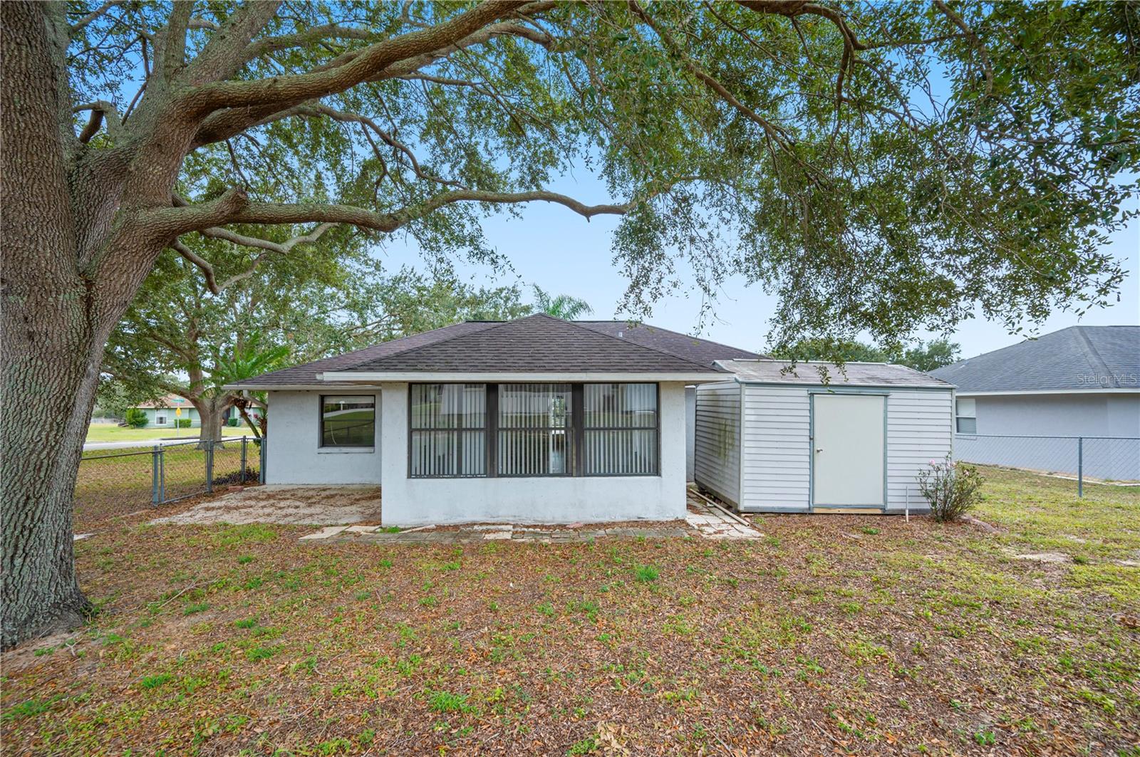 Image 30 of 34 For 941 Devonshire Way