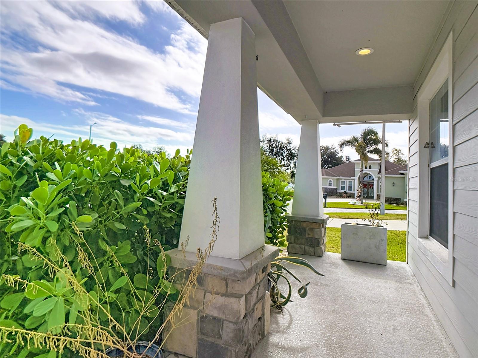 Image 5 of 50 For 154 Eloise Oaks Drive