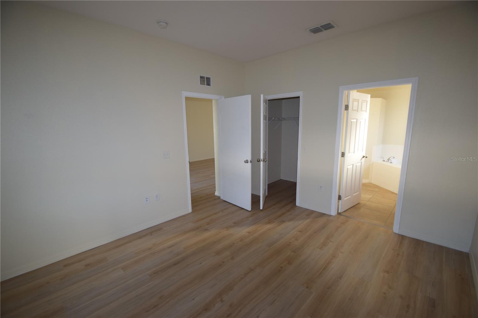 Image 15 of 32 For 823 Krenson Woods Lane