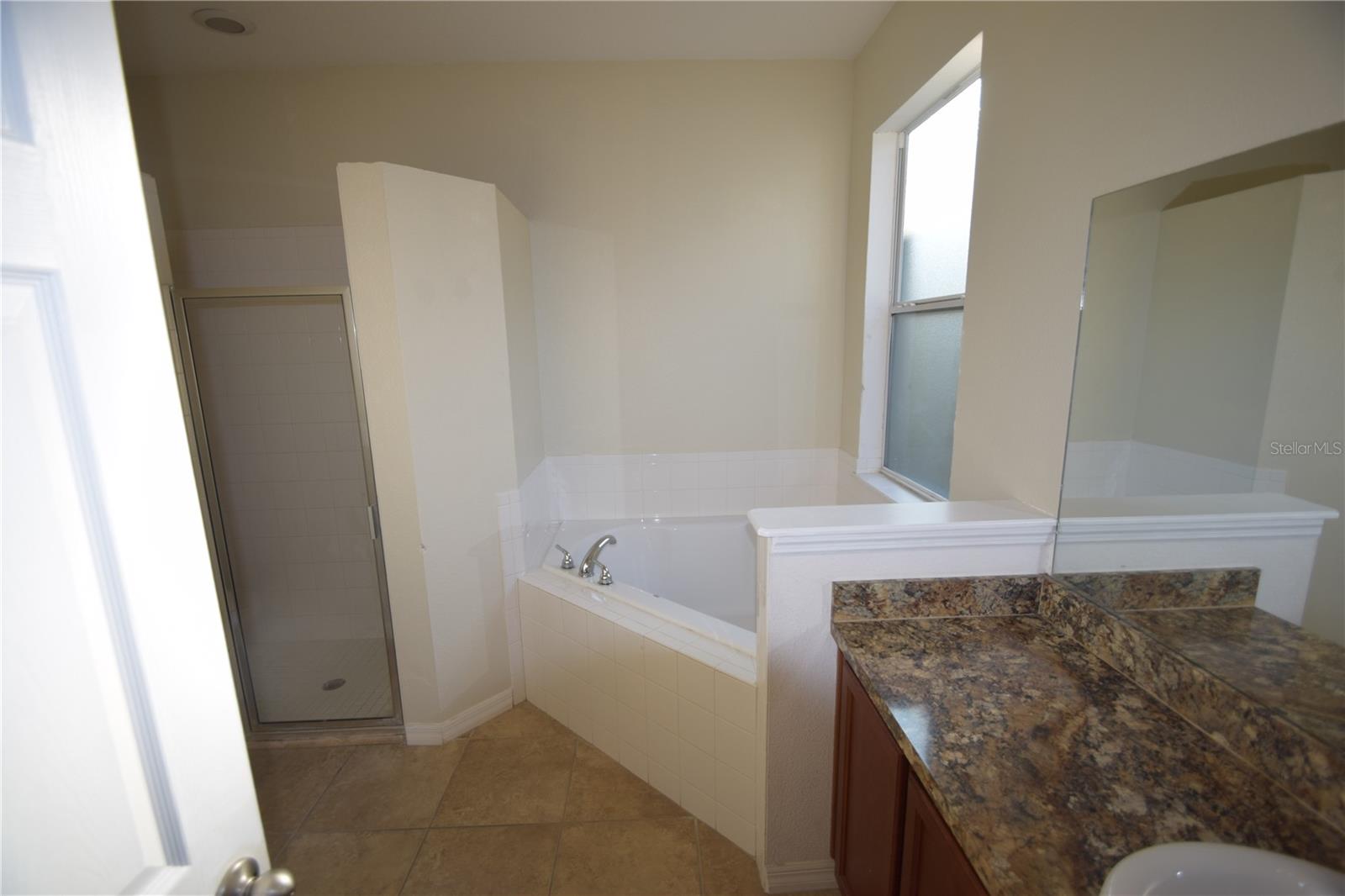 Image 16 of 32 For 823 Krenson Woods Lane