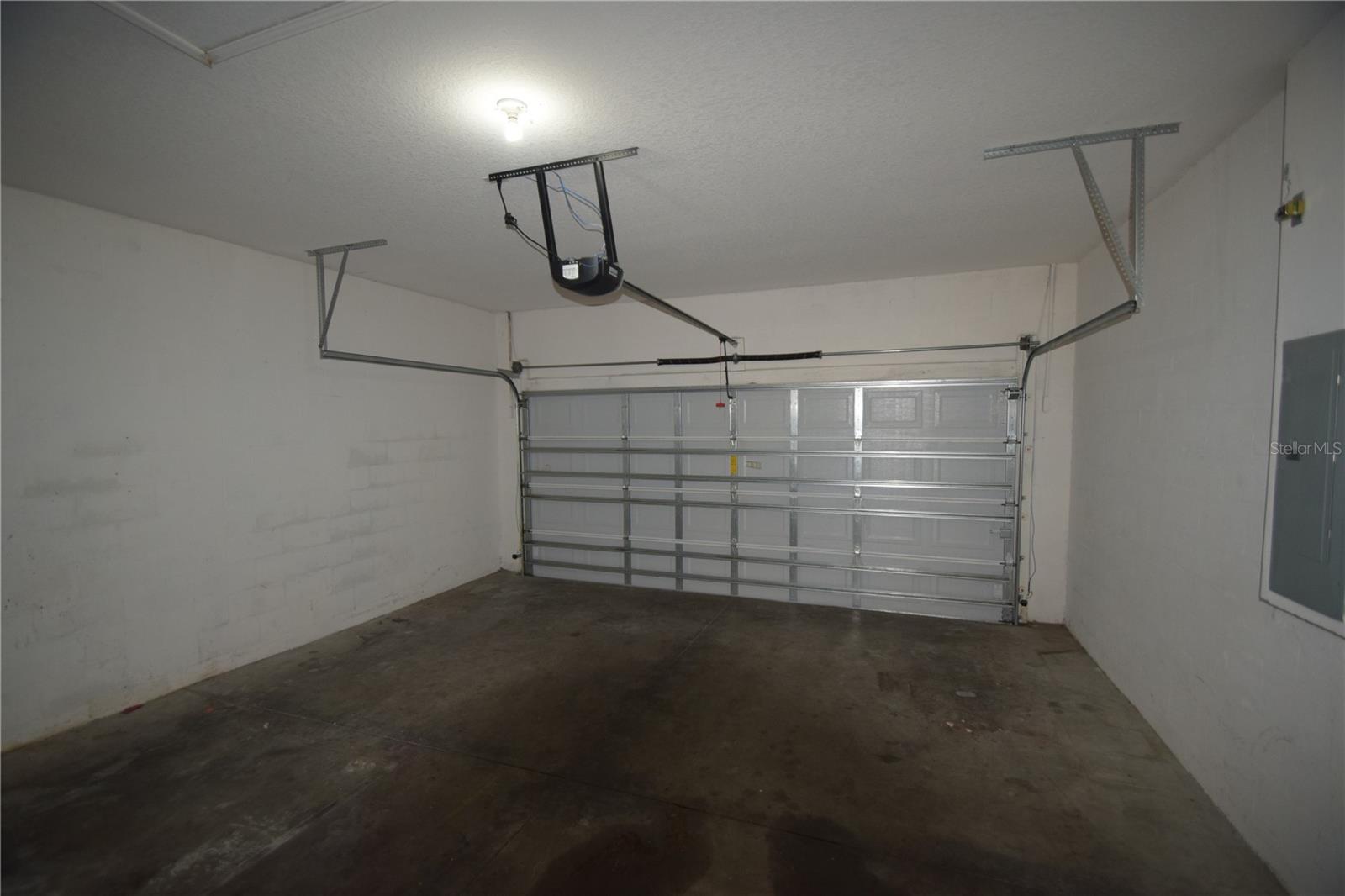 Image 27 of 32 For 823 Krenson Woods Lane